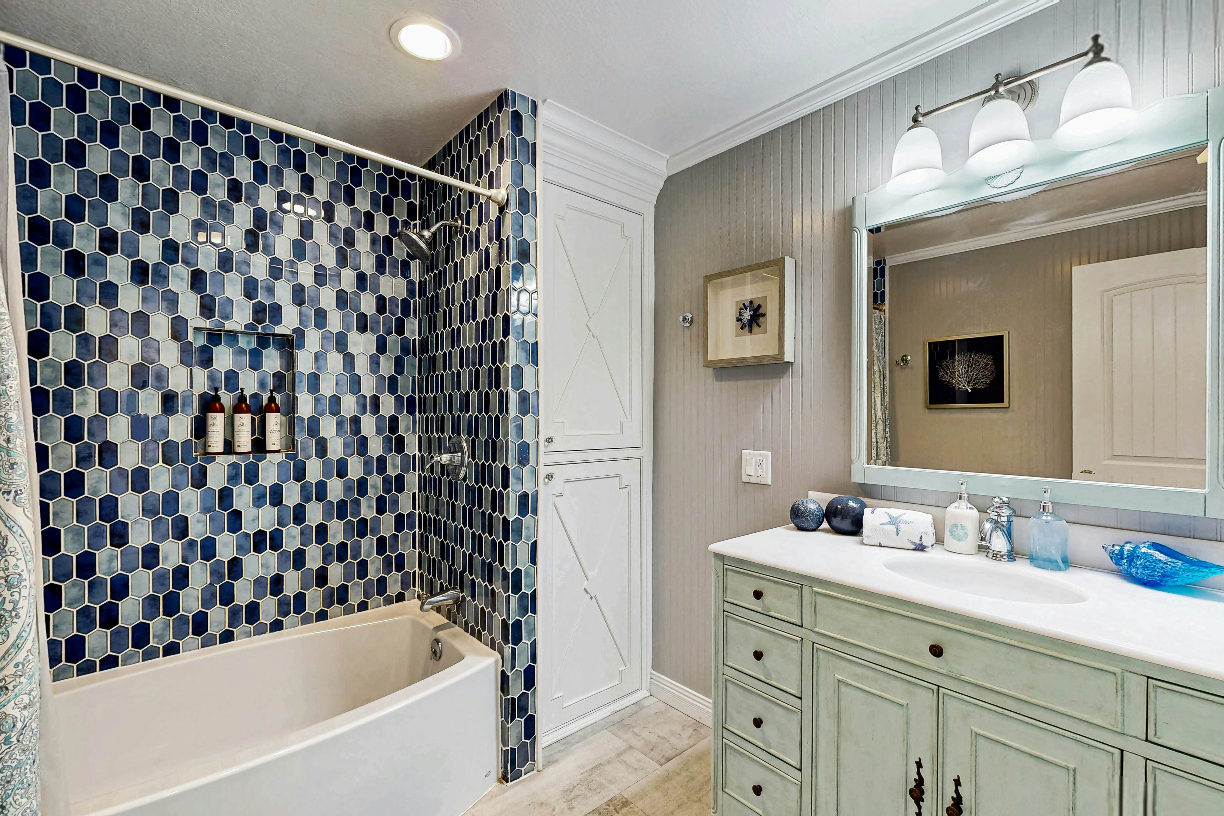 Oceanfront Home with guesthouse & beach access