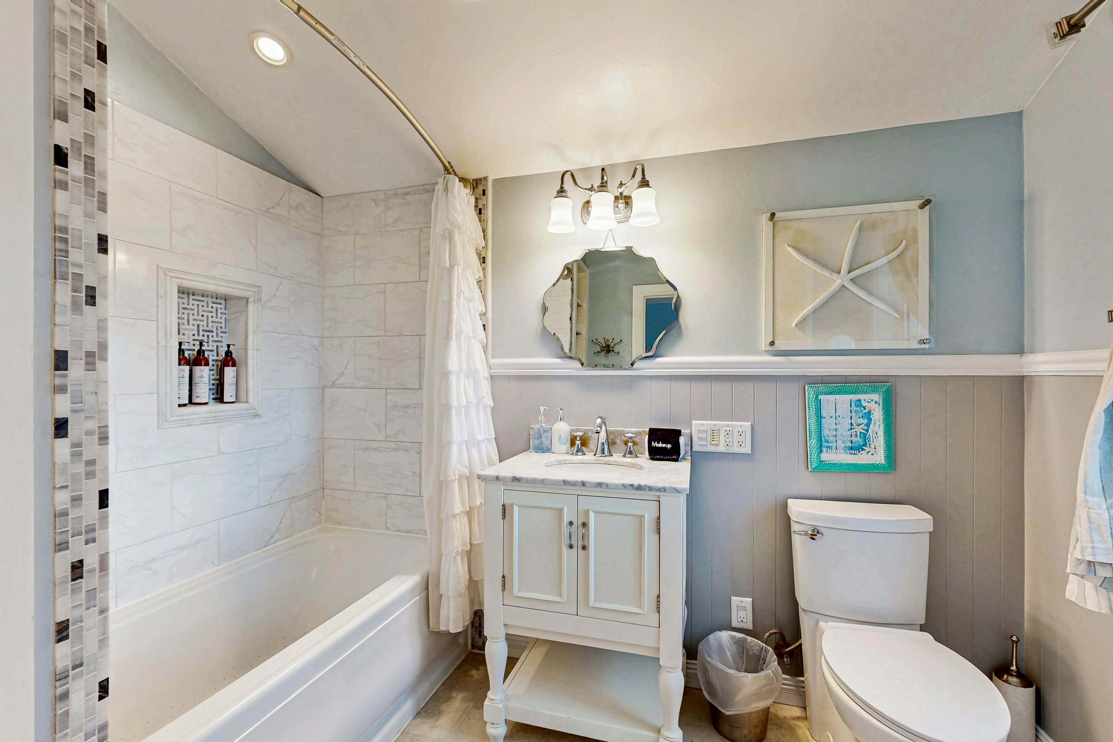 Oceanfront Home with guesthouse & beach access