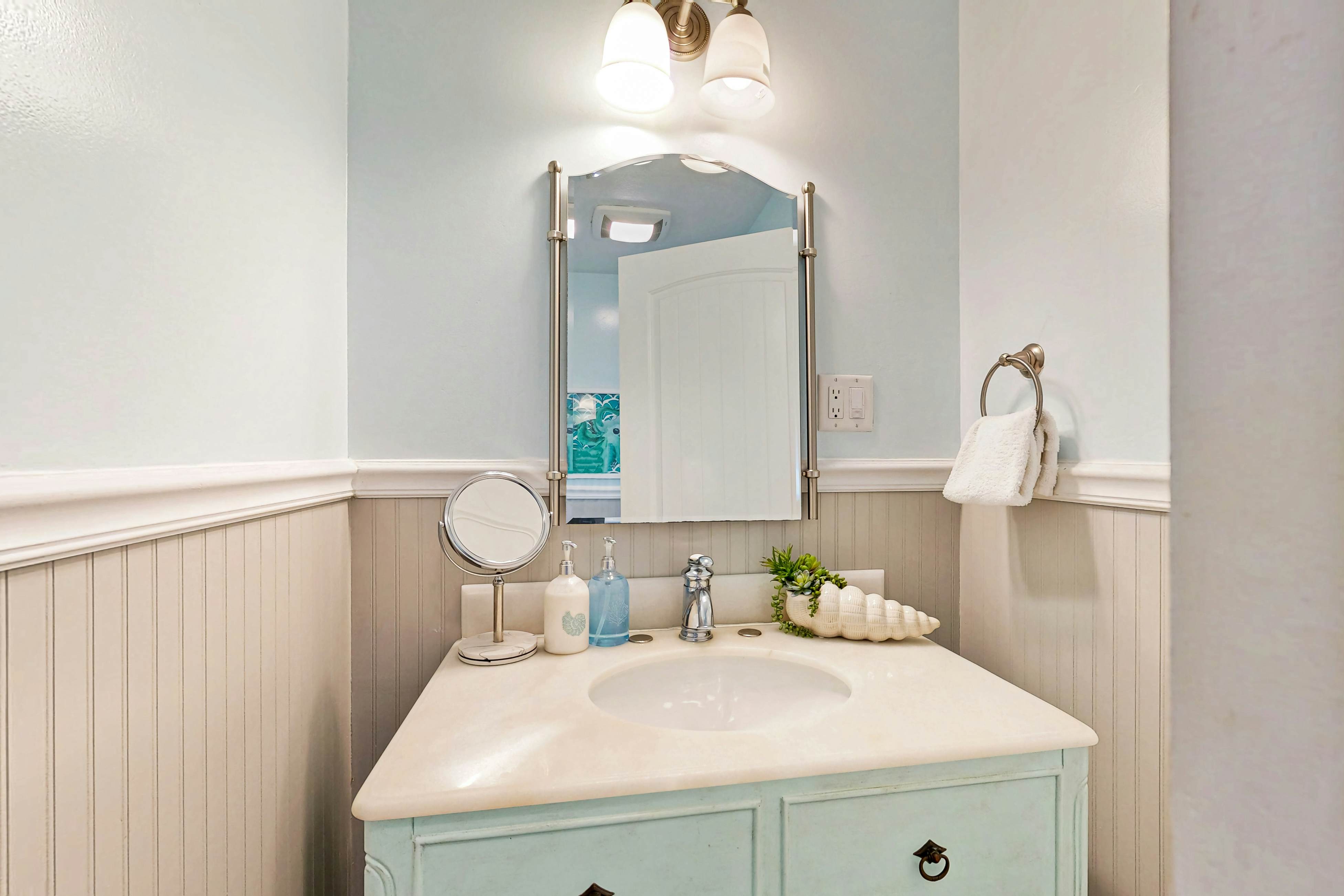 Oceanfront Home with guesthouse & beach access