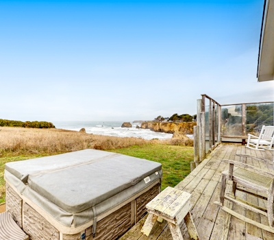 Oceanfront Getaway - Beach Access & Dog-Friendly