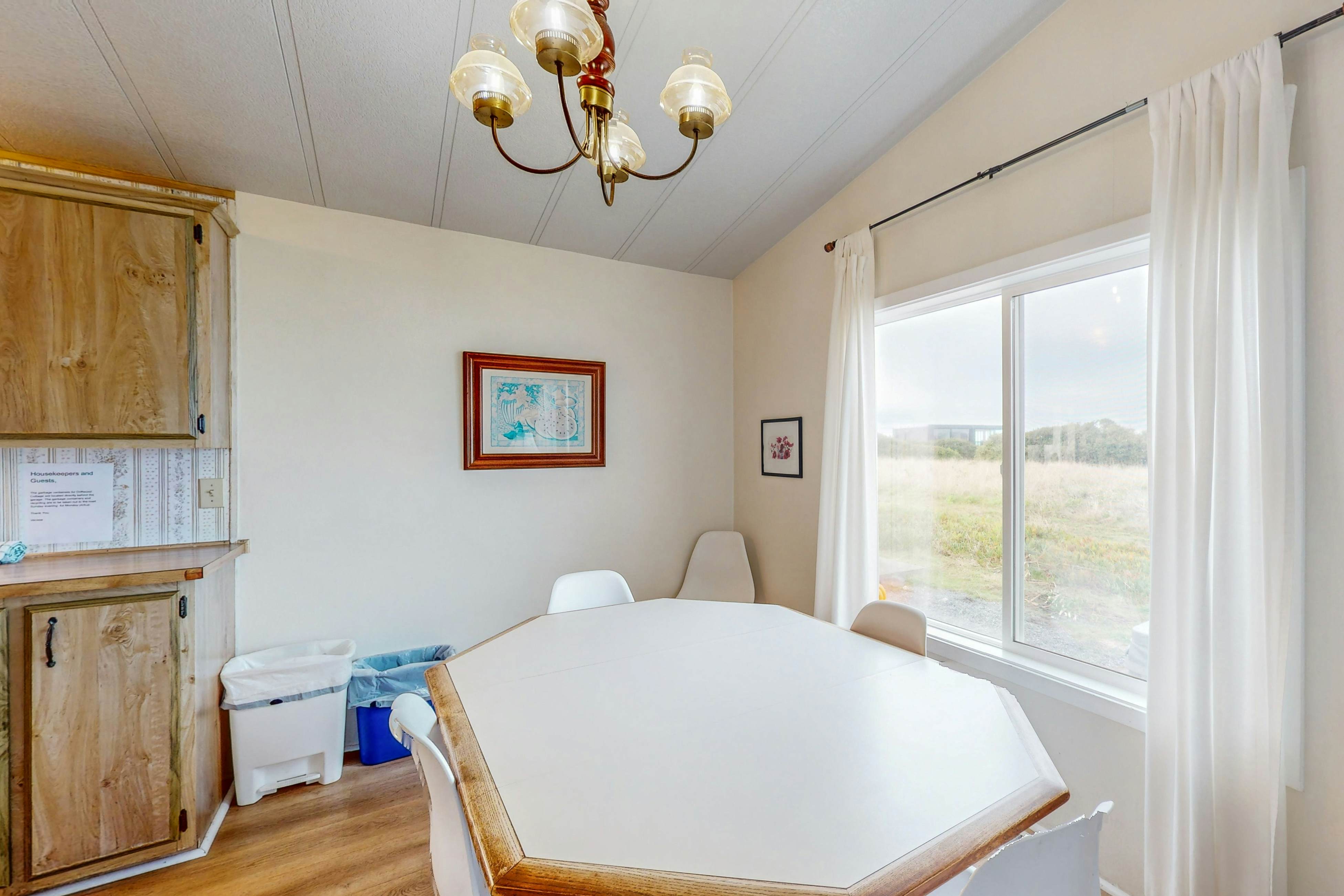 Oceanfront Getaway: Beach Access & Dog-Friendly