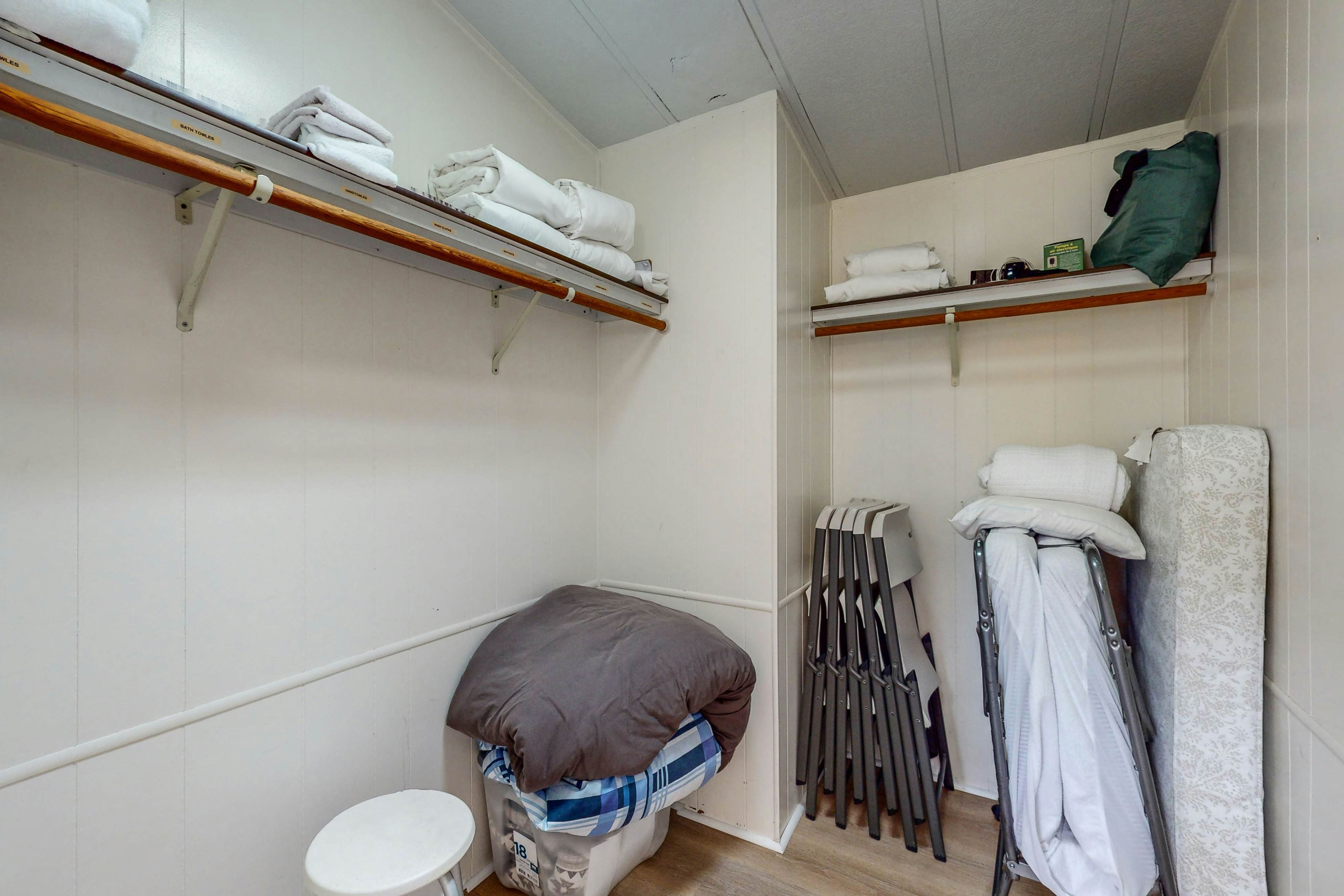 Oceanfront Getaway: Beach Access & Dog-Friendly