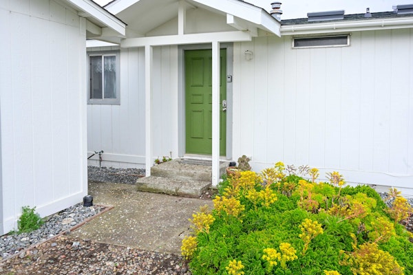 Oceanfront Getaway - Beach Access & Dog-Friendly