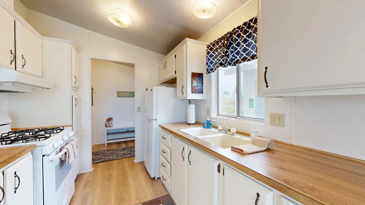 Oceanfront Getaway - Beach Access & Dog-Friendly