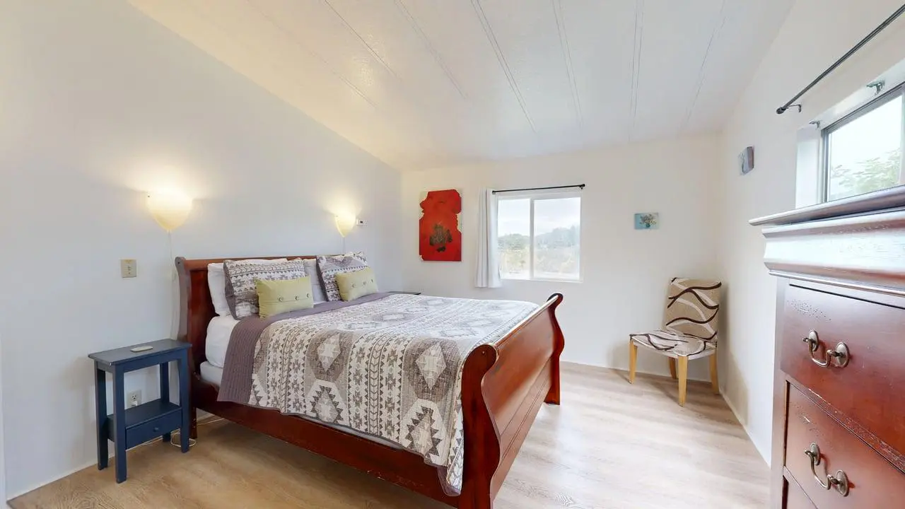 Oceanfront Getaway - Beach Access & Dog-Friendly