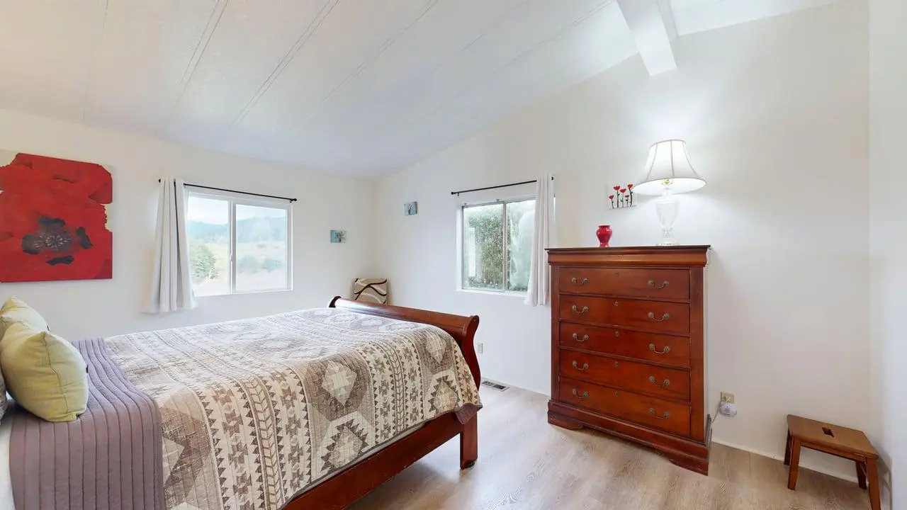 Oceanfront Getaway - Beach Access & Dog-Friendly