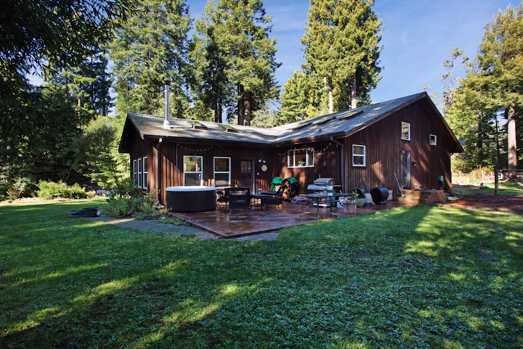 Tree-lined Home with Hot Tub, Firepit & Large Yard