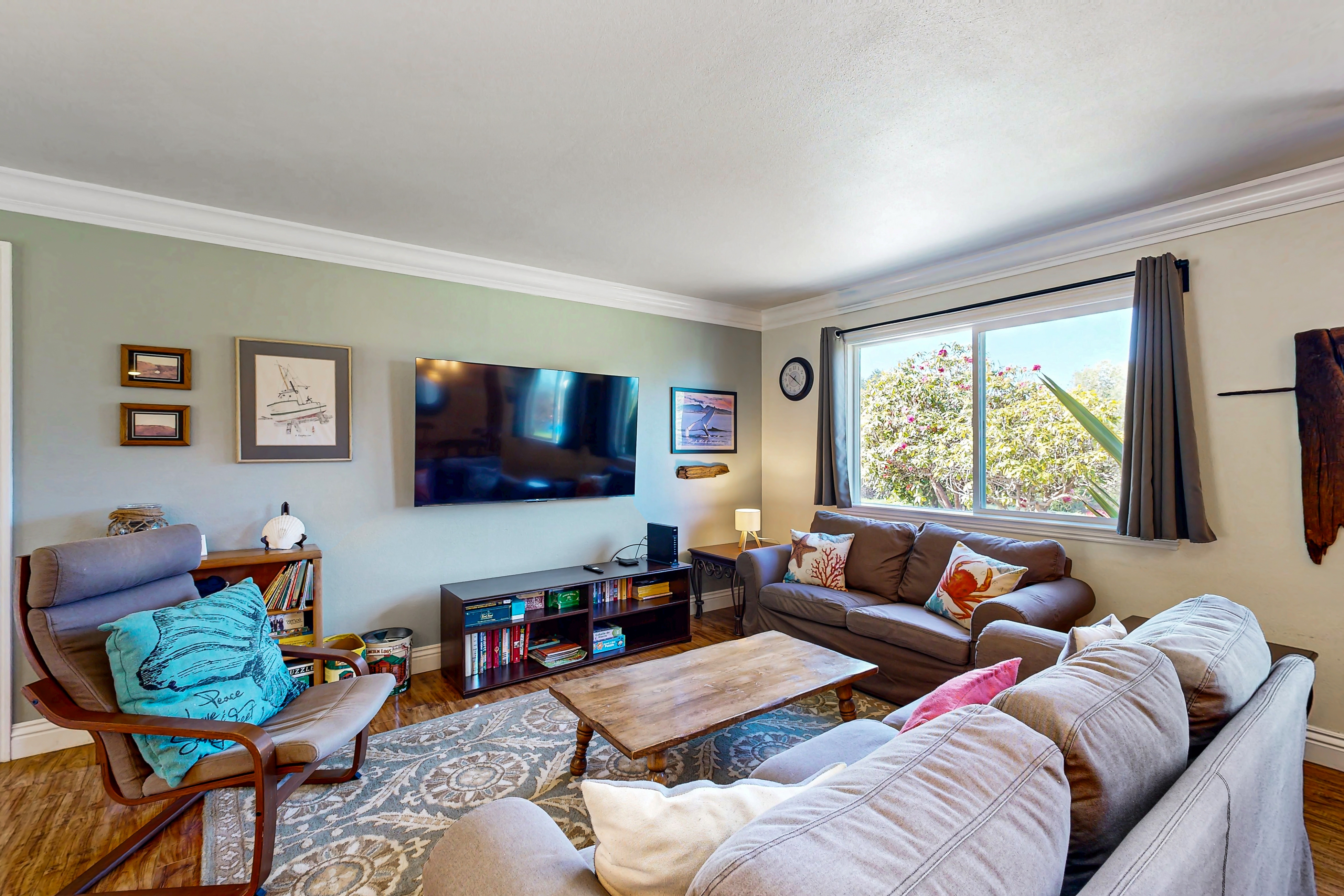 Charming Fort Bragg Home with Ping-Pong & Fire Pit