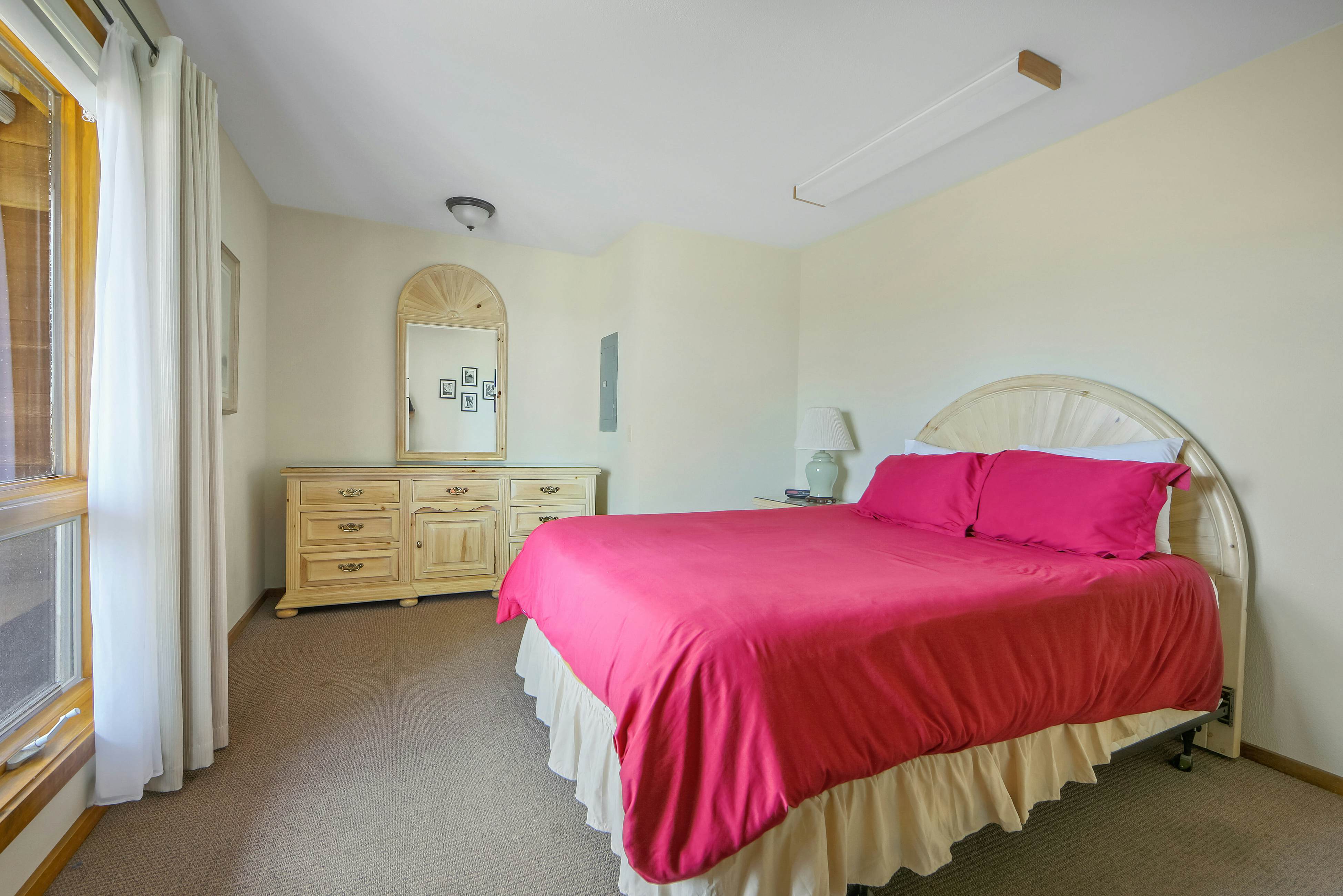 Dog-friendly Oceanfront home with Private Hot tub