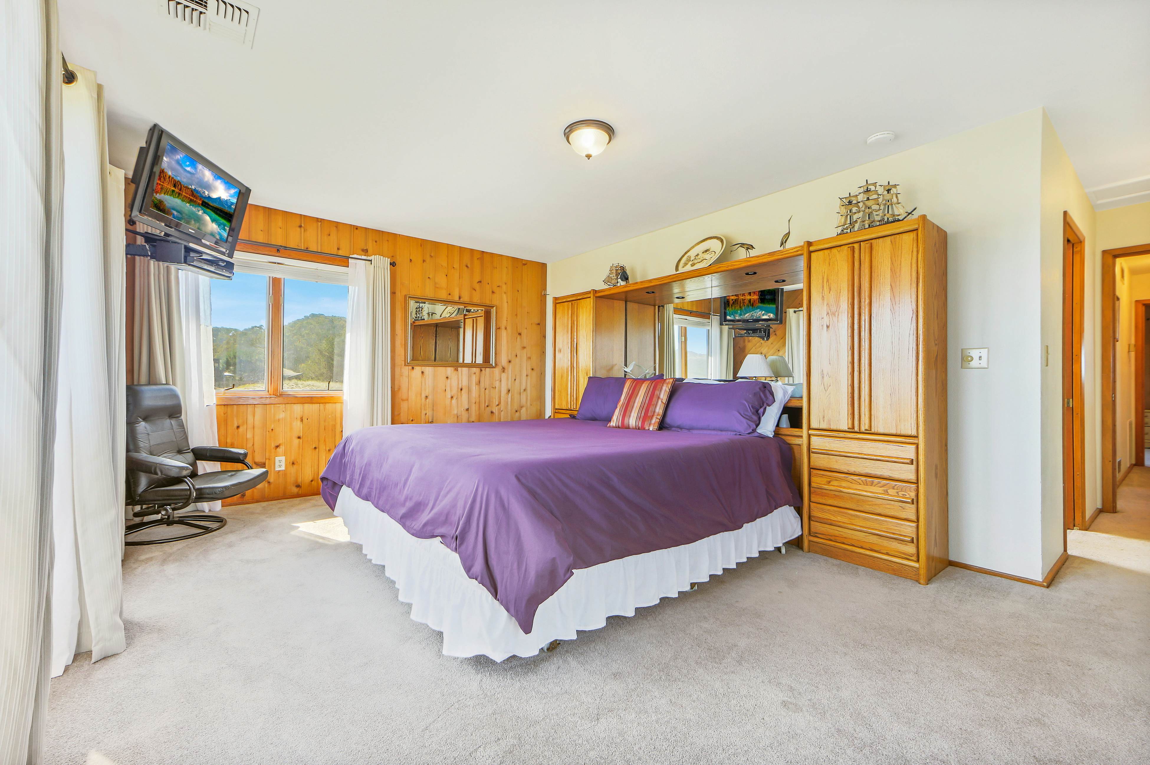 Dog-friendly Oceanfront home with Private Hot tub