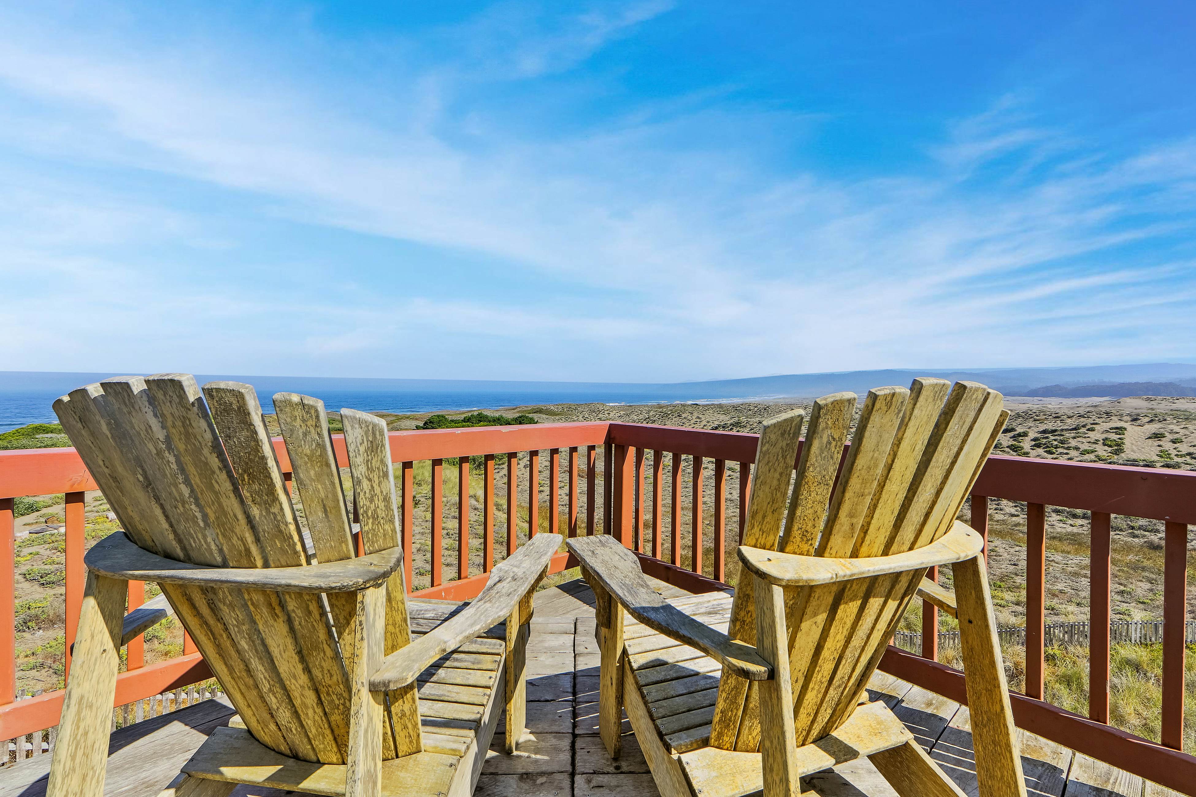 Dog-friendly Oceanfront home with Private Hot tub
