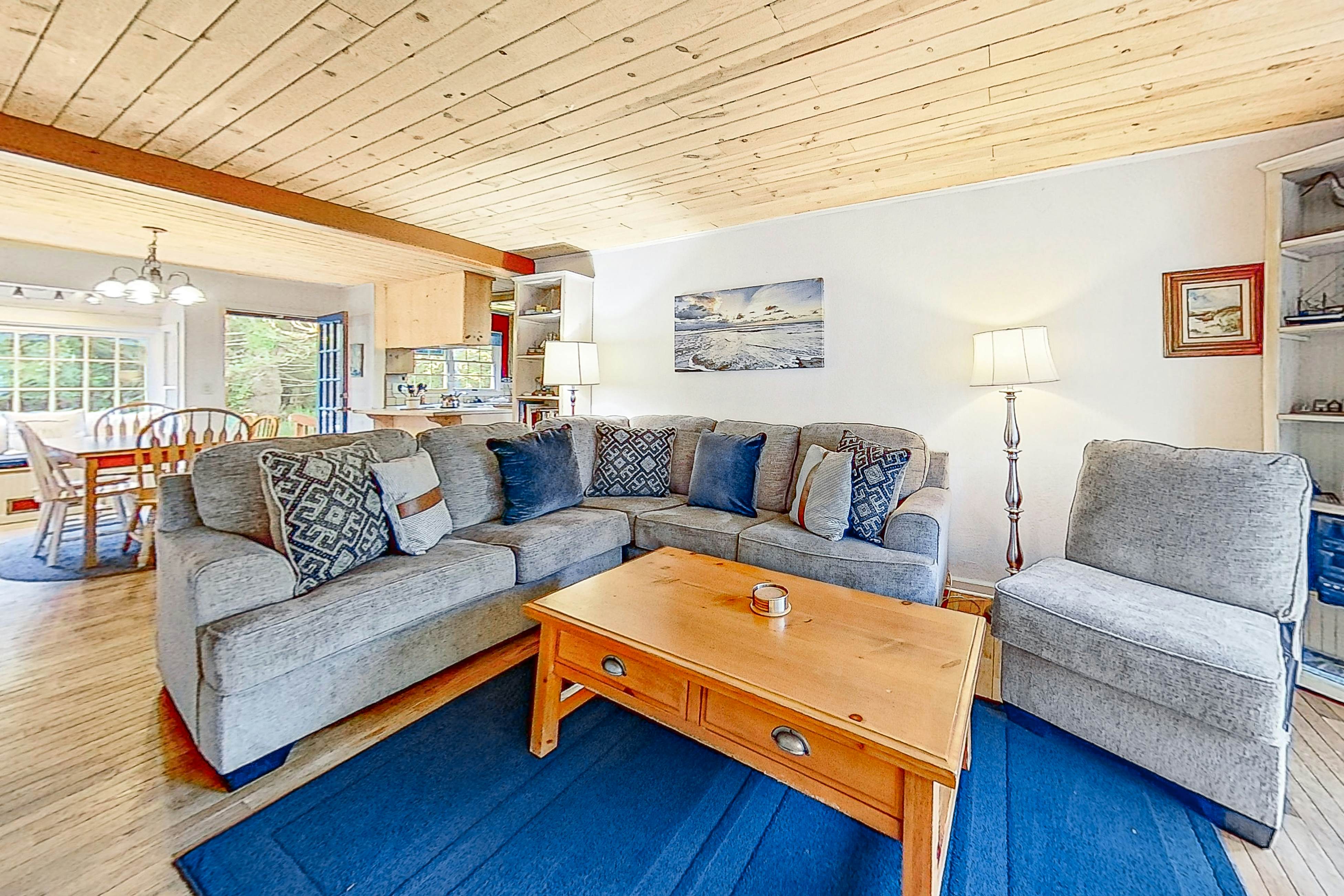 Fort Bragg Cabin: Walk to Beach & Bluffs