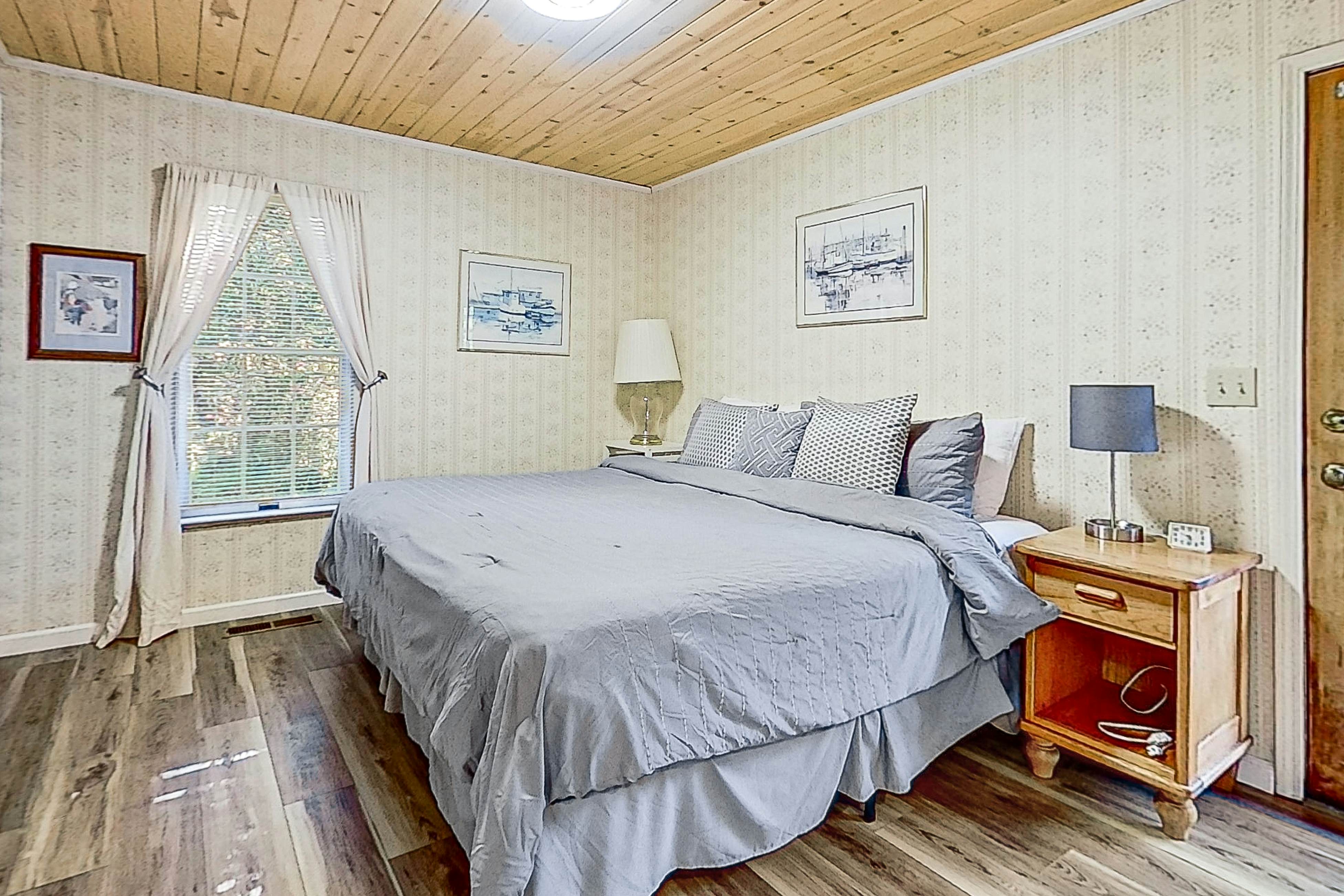 Fort Bragg Cabin: Walk to Beach & Bluffs