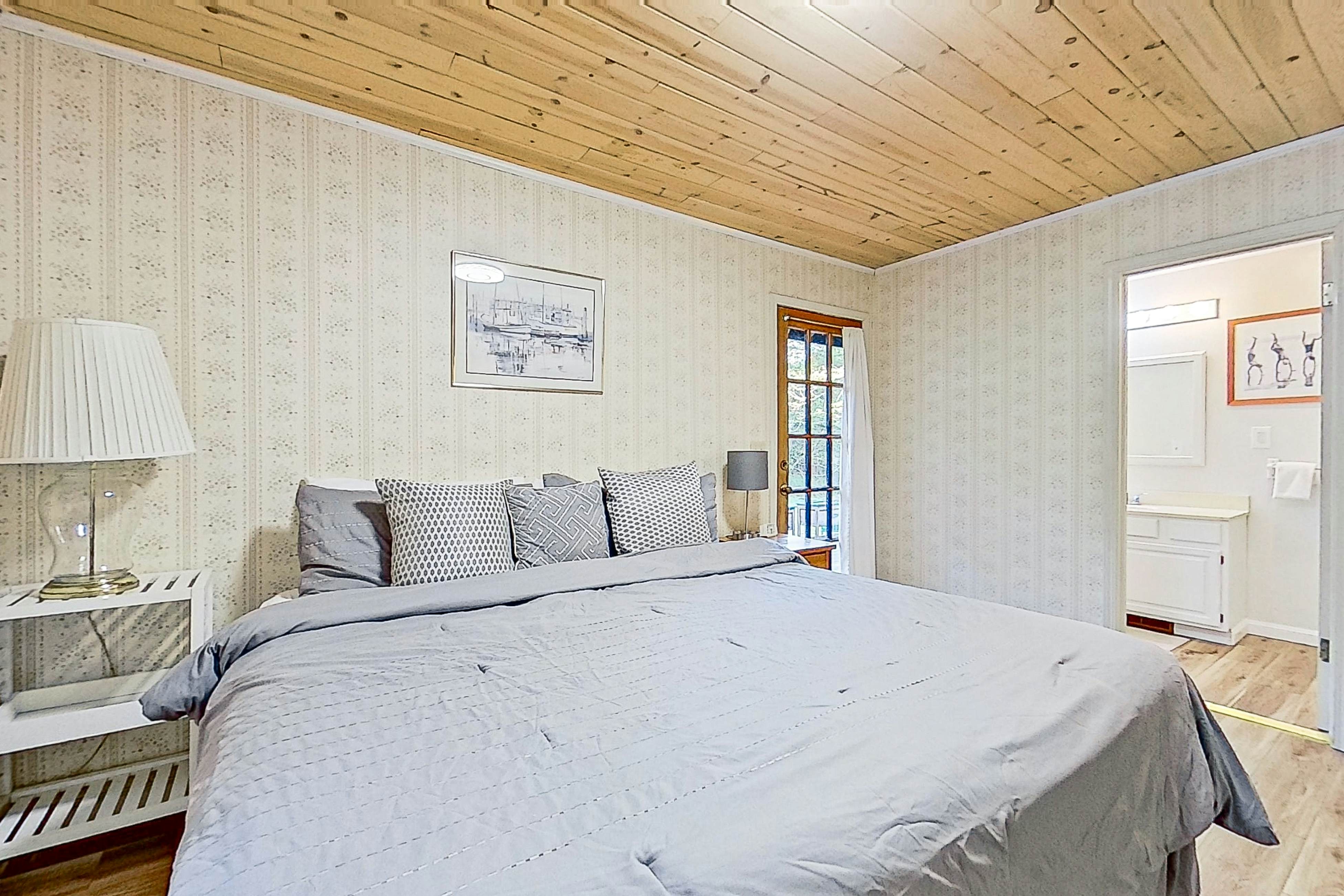 Fort Bragg Cabin: Walk to Beach & Bluffs