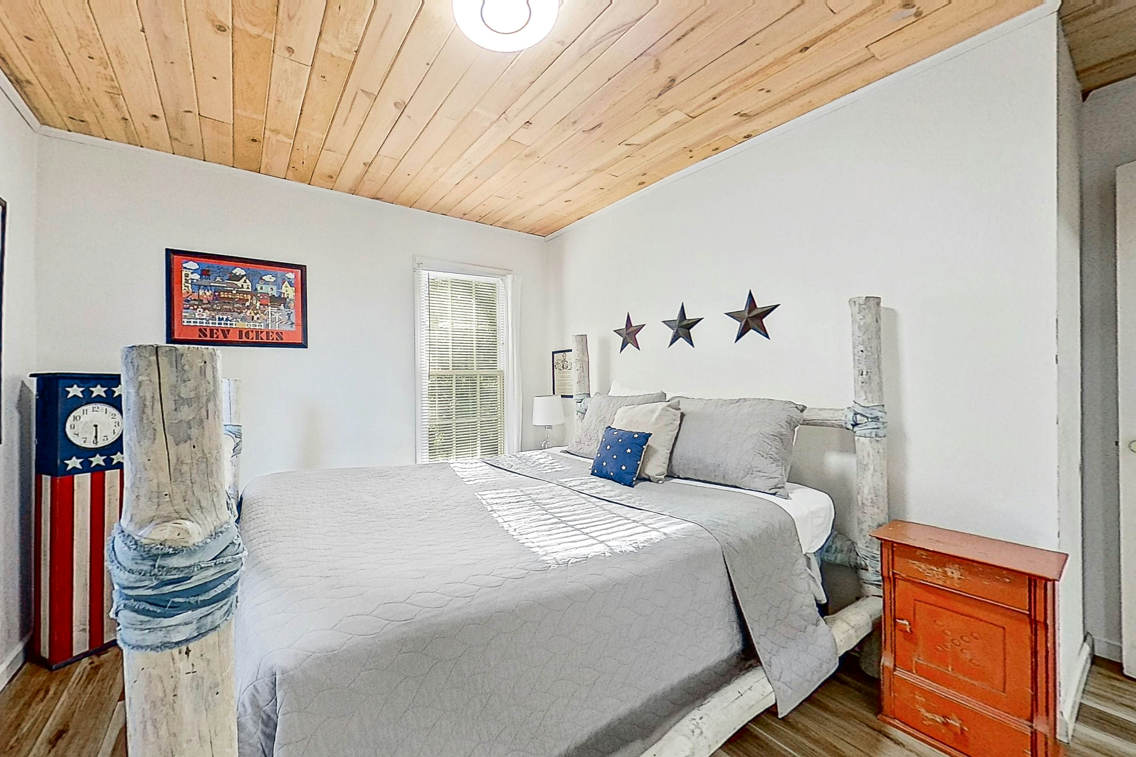 Fort Bragg Cabin: Walk to Beach & Bluffs