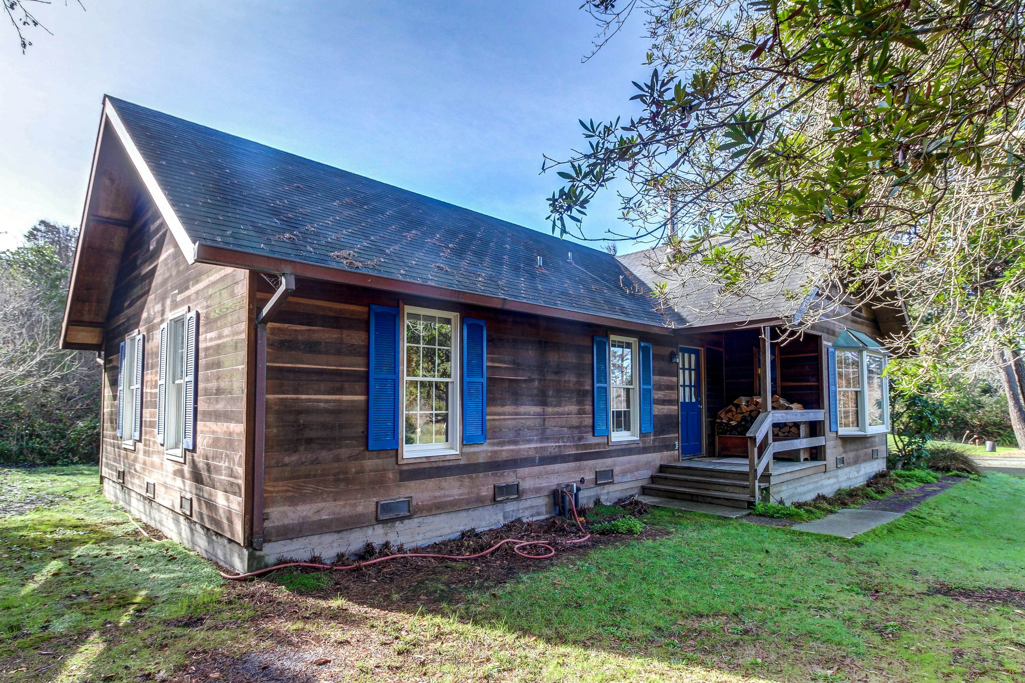 Fort Bragg Cabin: Walk to Beach & Bluffs