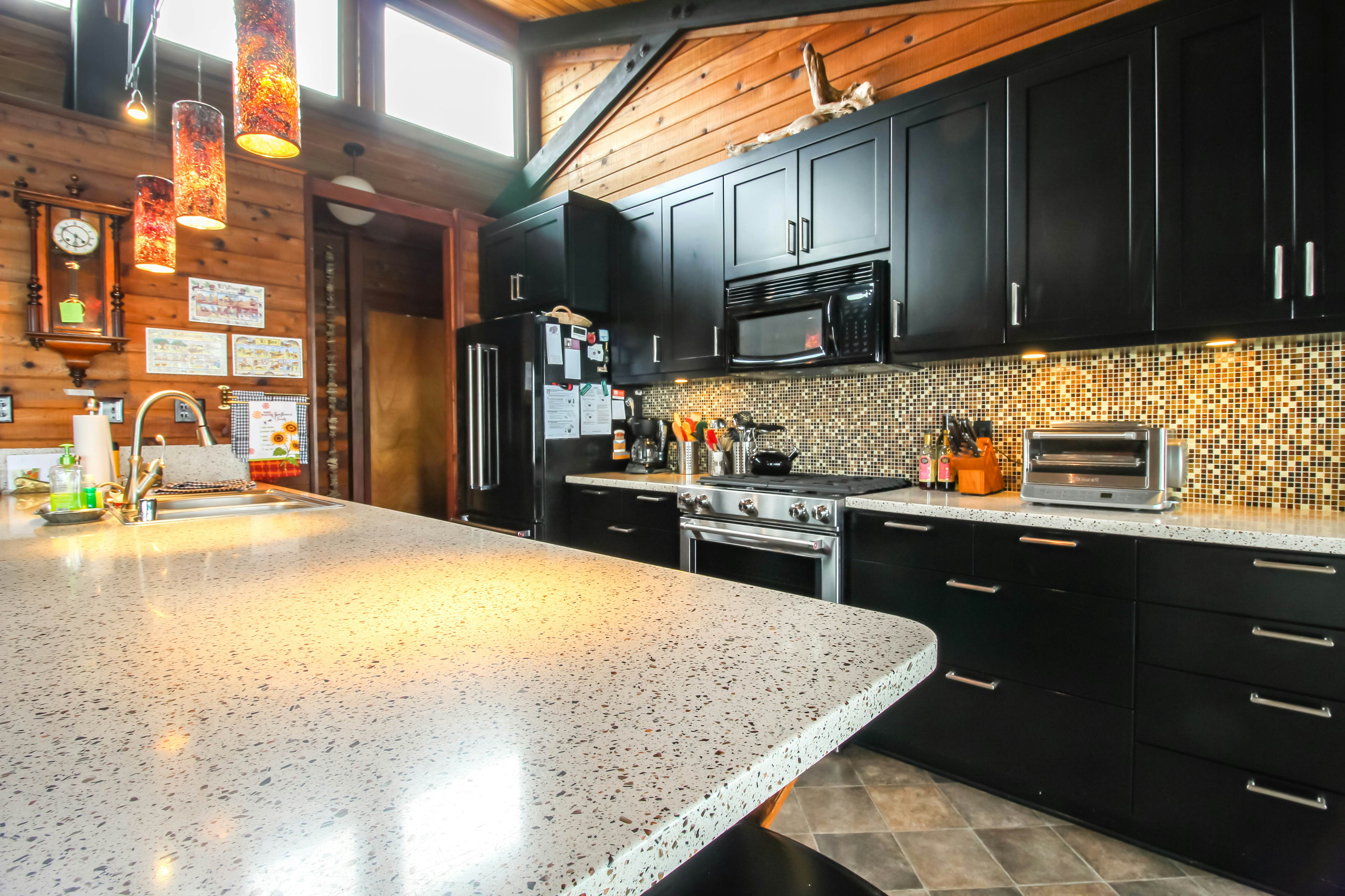 Tideaway: Private Hot Tub and Expansive Ocean View