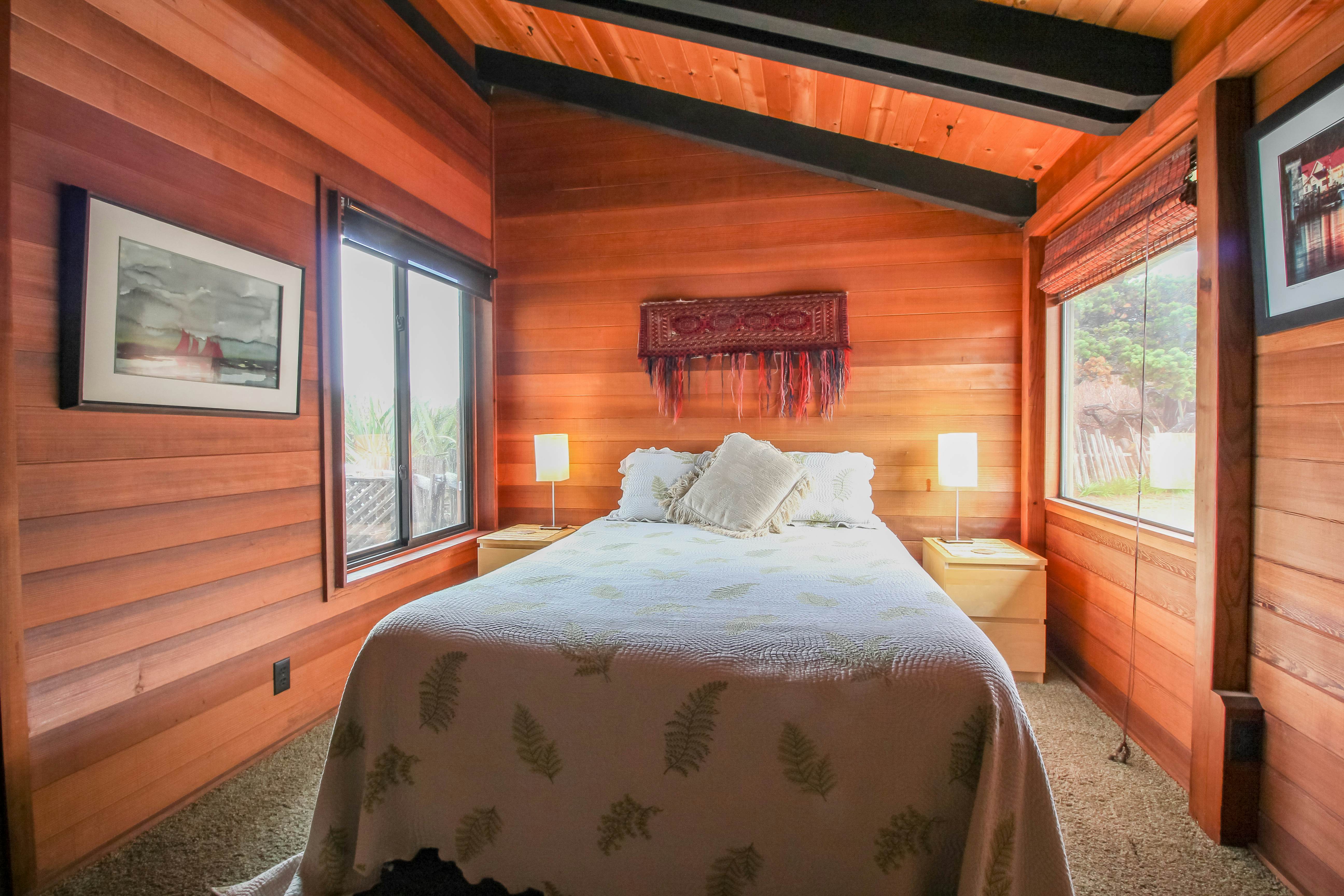 Tideaway: Private Hot Tub and Expansive Ocean View