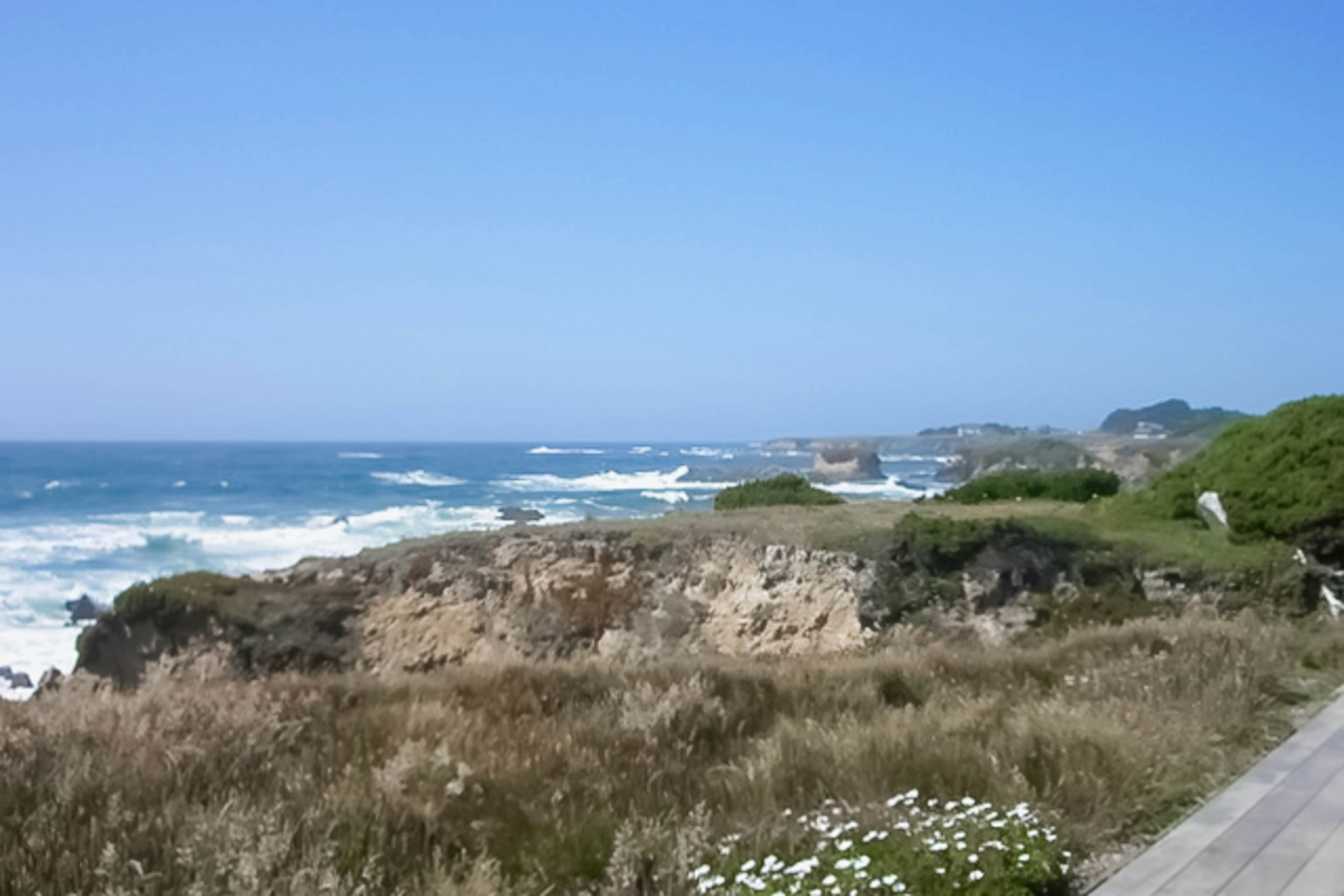 Tideaway: Private Hot Tub and Expansive Ocean View