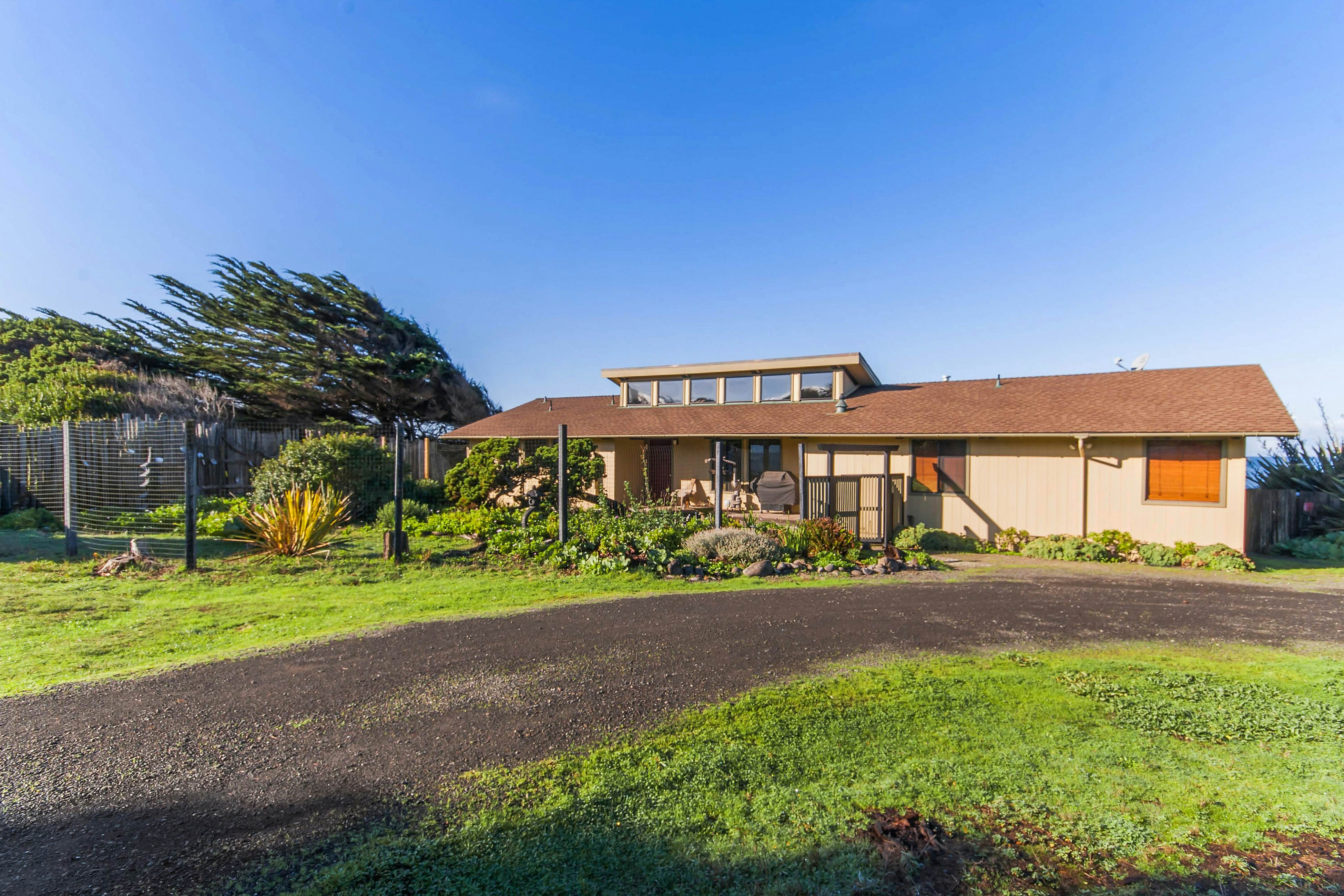 Tideaway: Private Hot Tub and Expansive Ocean View