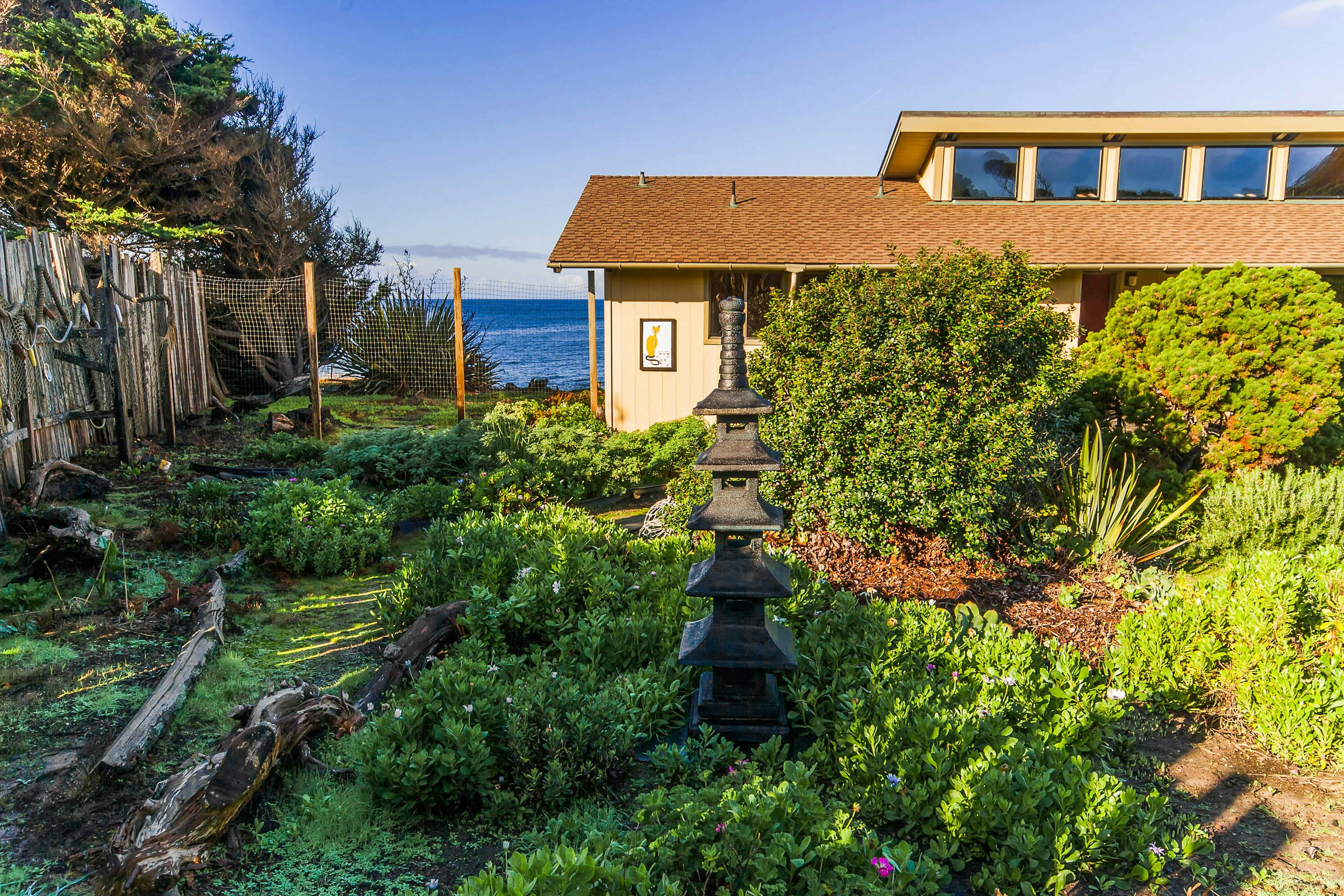 Tideaway: Private Hot Tub and Expansive Ocean View