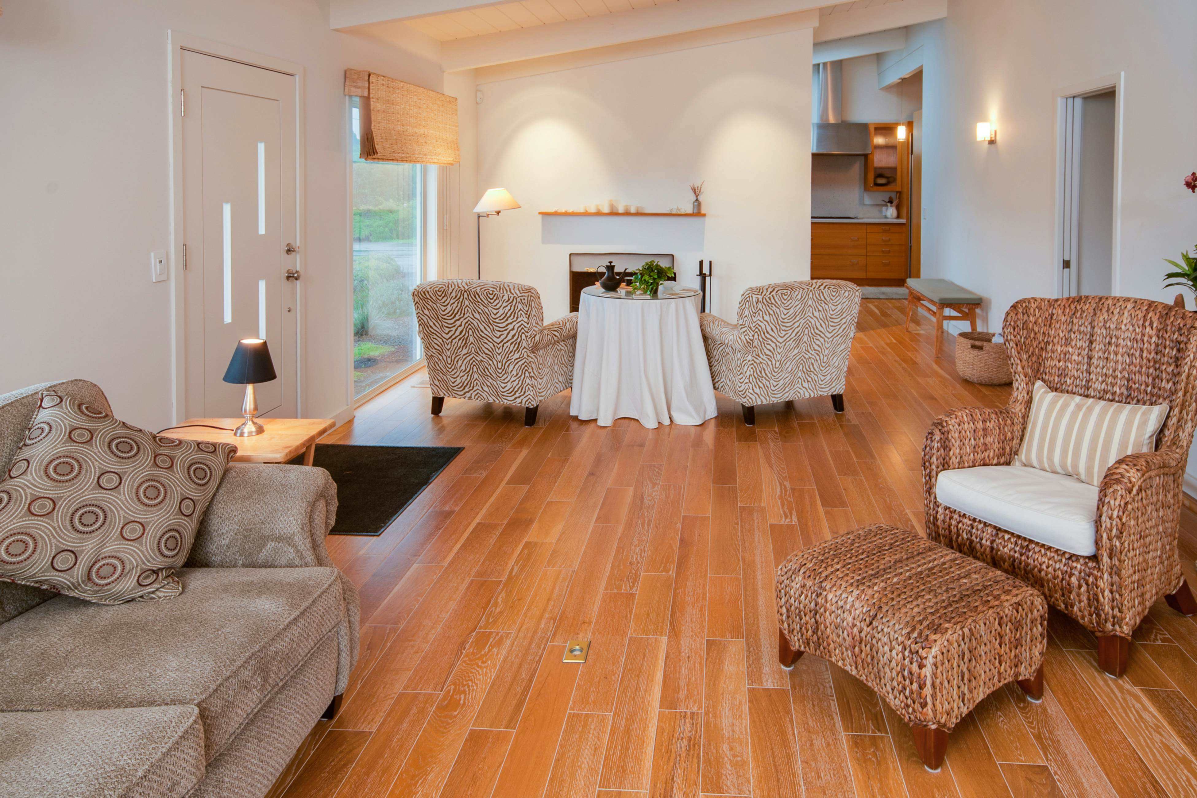 Coastal Bliss: Private Hot Tub, Ocean Views, Pets