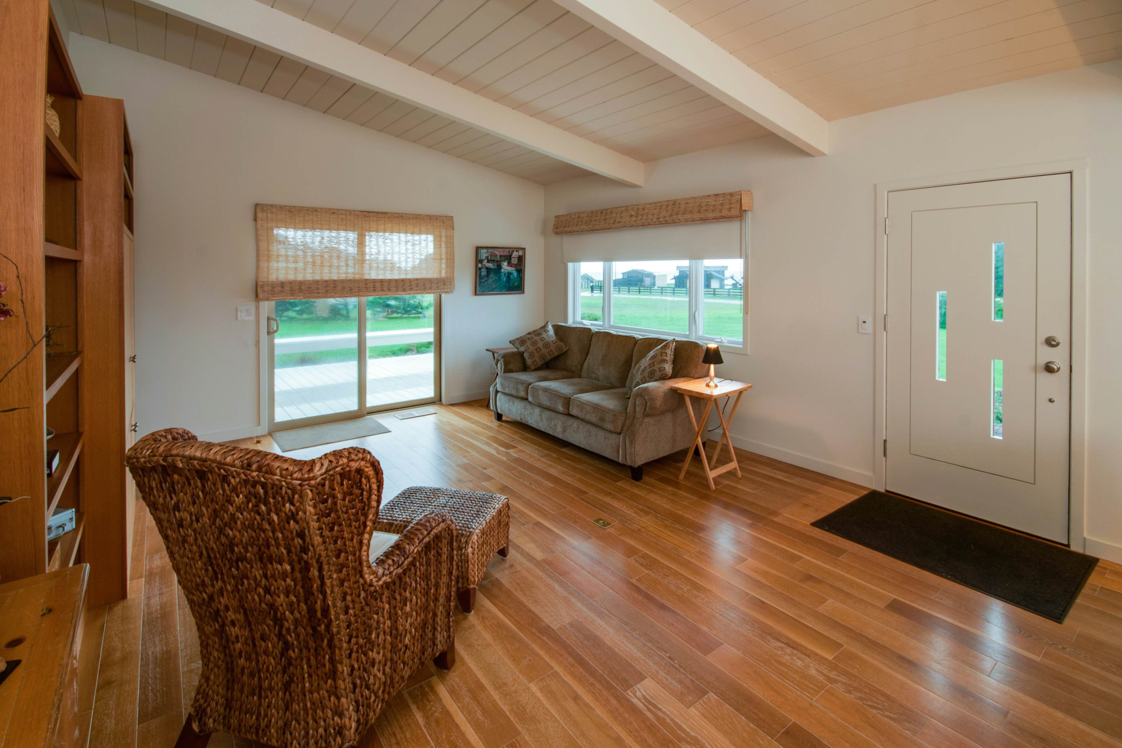 Coastal Bliss: Private Hot Tub, Ocean Views, Pets