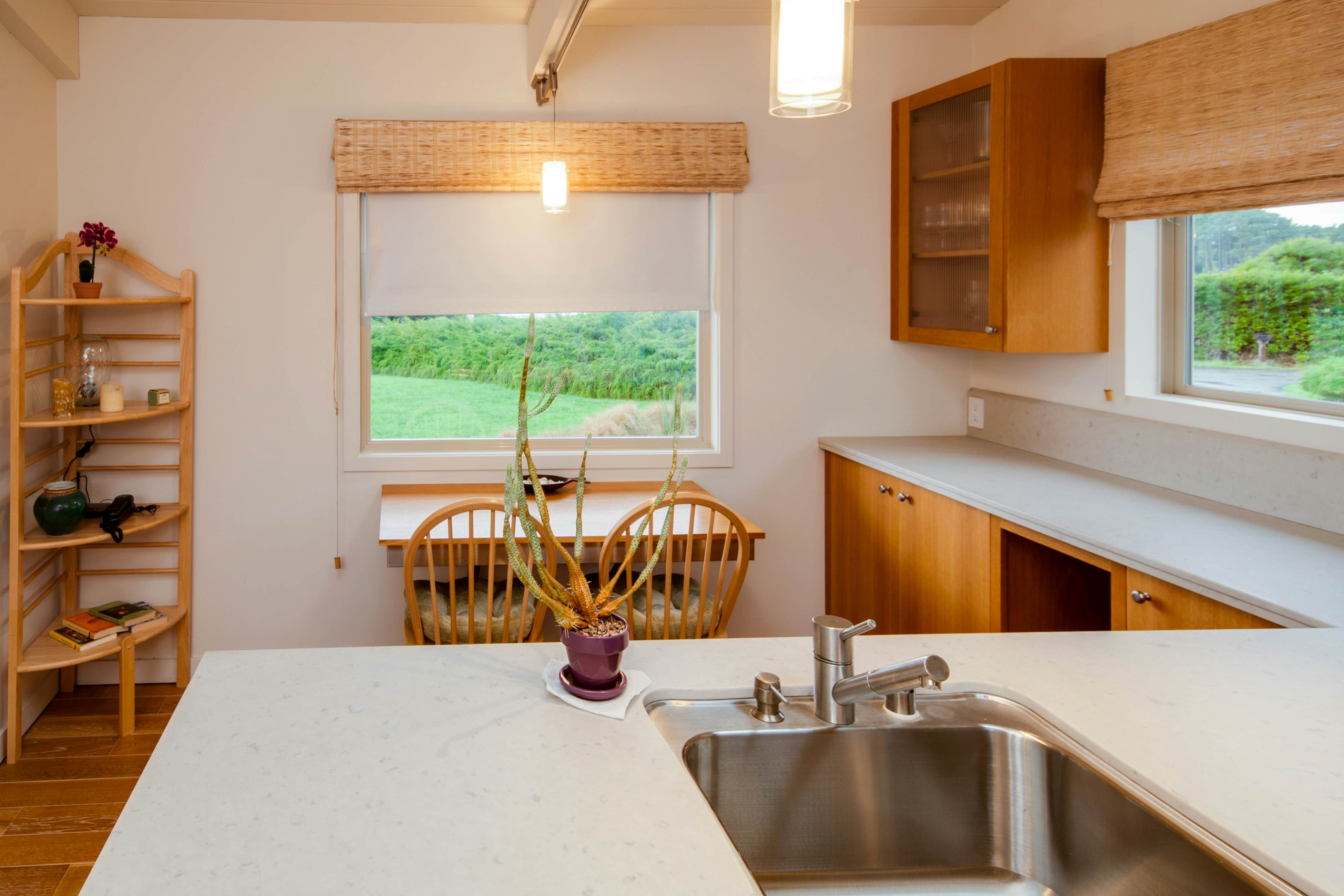 Coastal Bliss: Private Hot Tub, Ocean Views, Pets