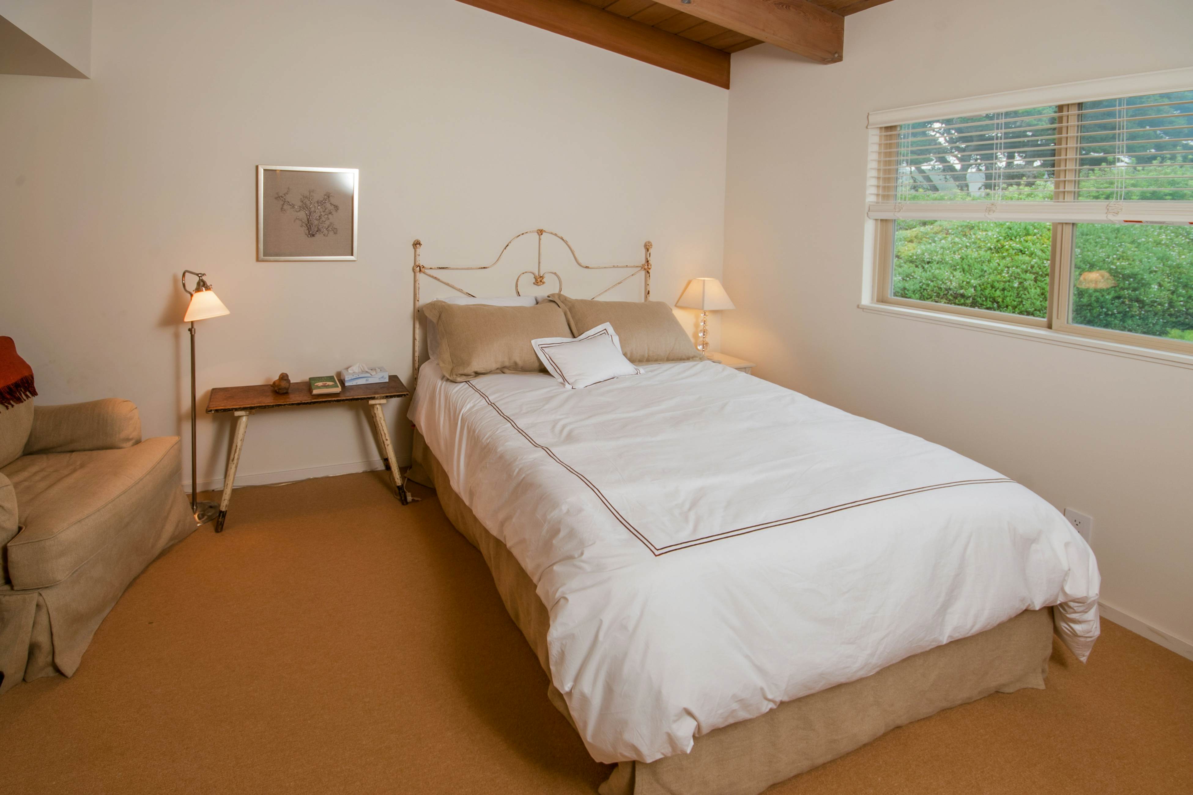 Coastal Bliss: Private Hot Tub, Ocean Views, Pets