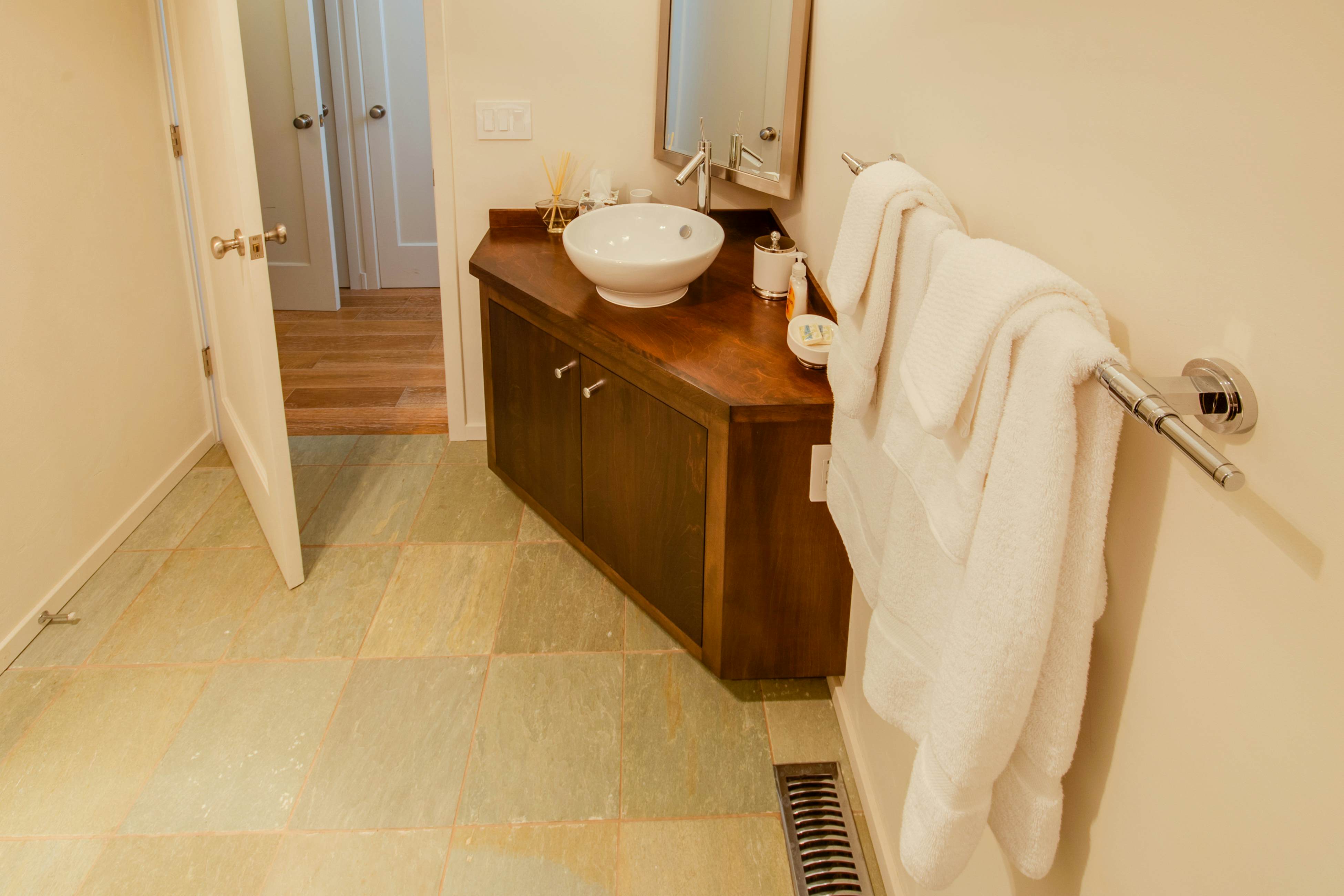 Coastal Bliss: Private Hot Tub, Ocean Views, Pets