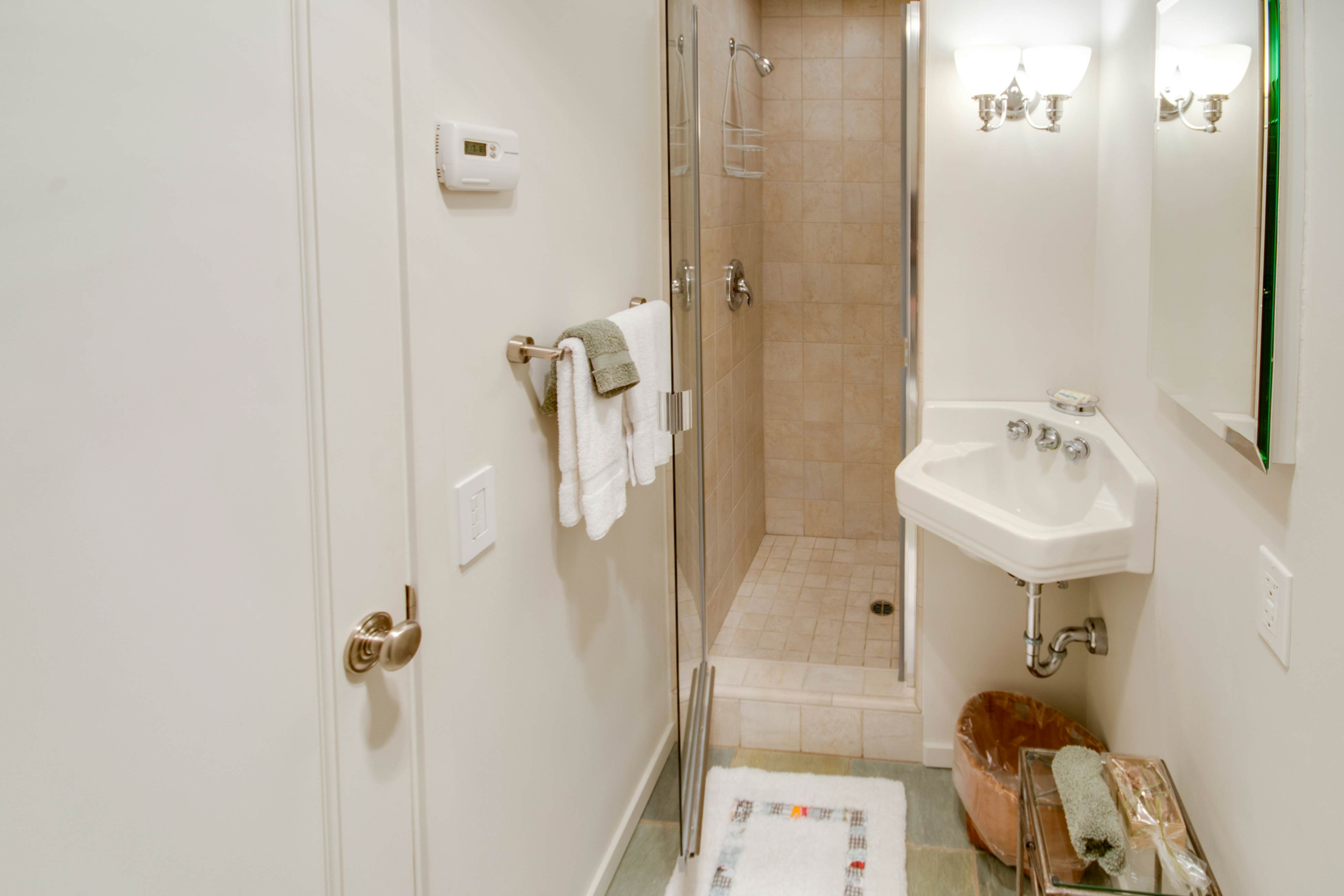 Coastal Bliss: Private Hot Tub, Ocean Views, Pets