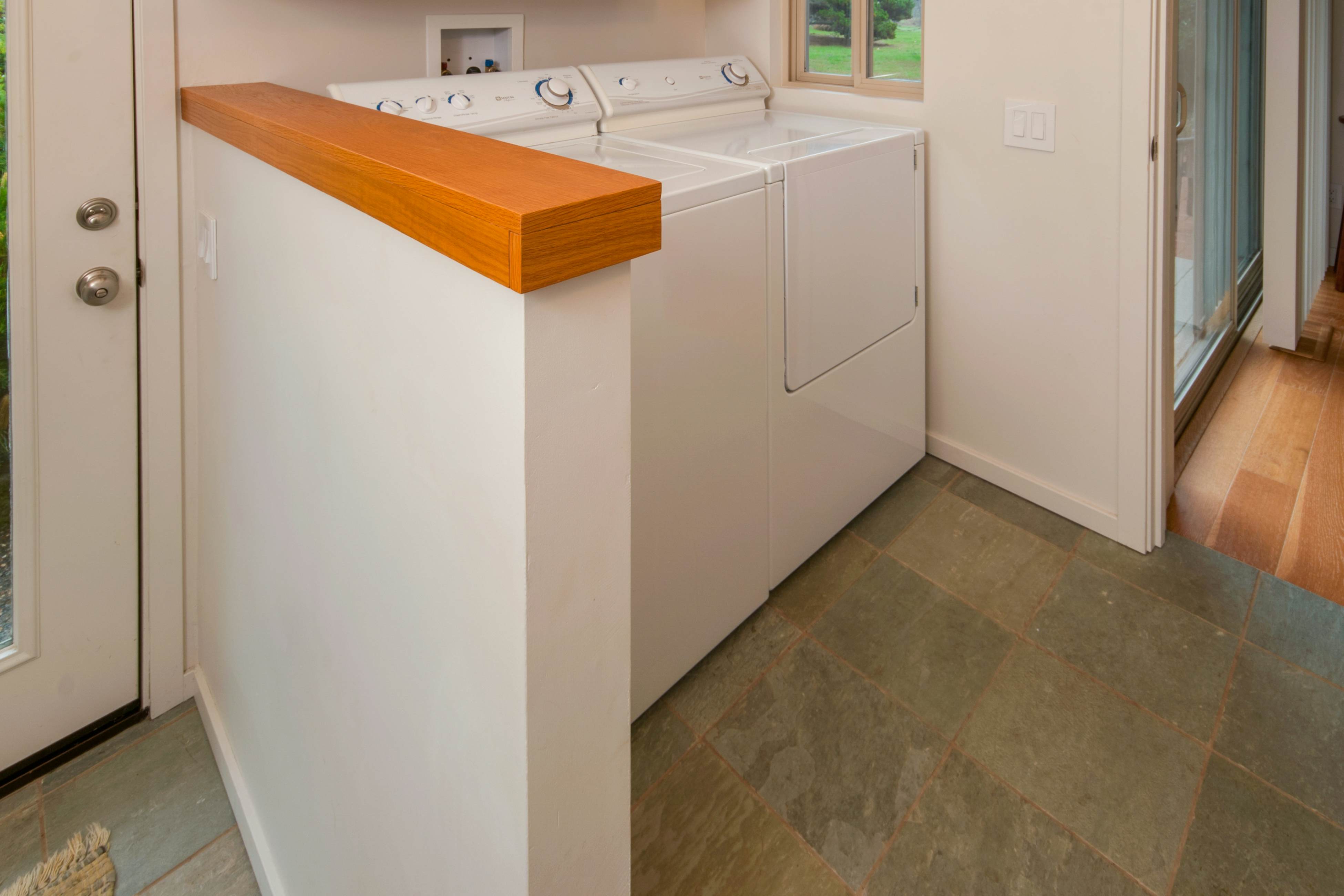 Coastal Bliss: Private Hot Tub, Ocean Views, Pets