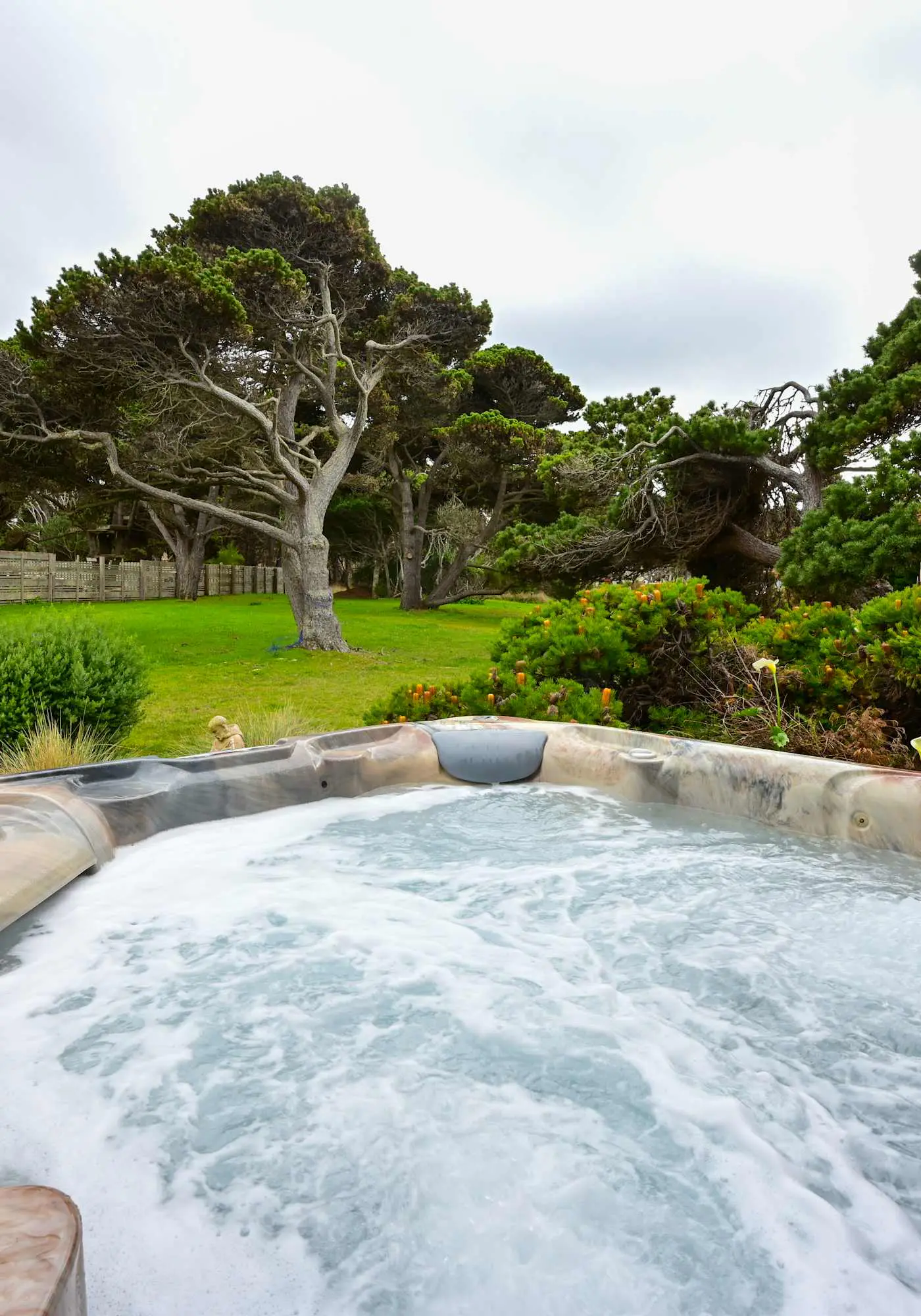 Coastal Bliss - Private Hot Tub, Ocean Views, Pets