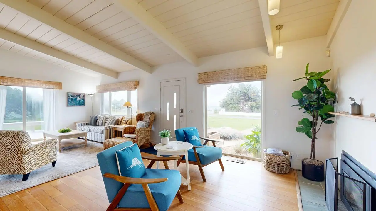 Coastal Bliss - Private Hot Tub, Ocean Views, Pets