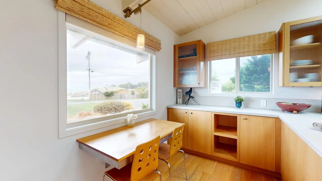 Coastal Bliss - Private Hot Tub, Ocean Views, Pets