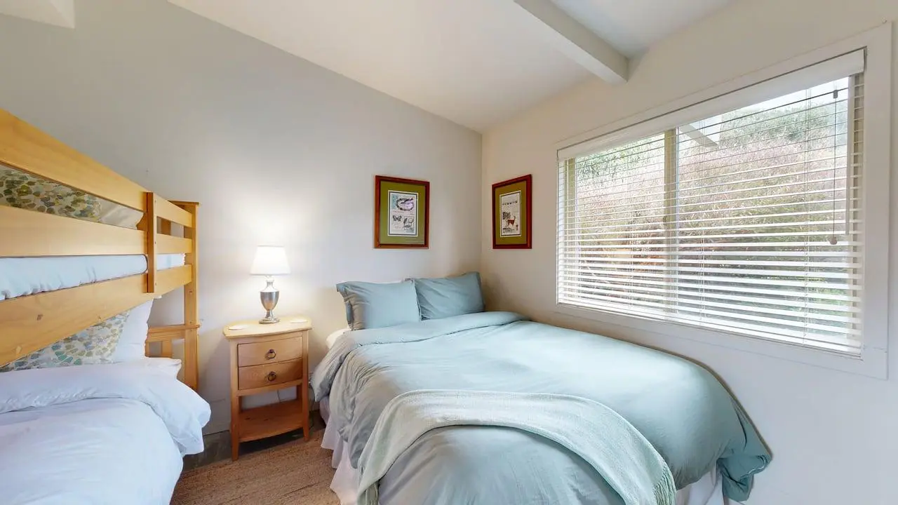 Coastal Bliss - Private Hot Tub, Ocean Views, Pets