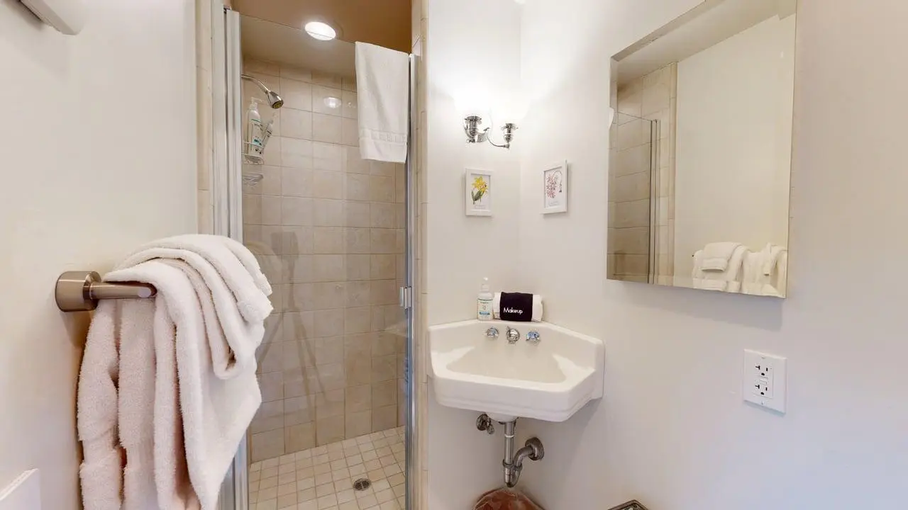 Coastal Bliss - Private Hot Tub, Ocean Views, Pets