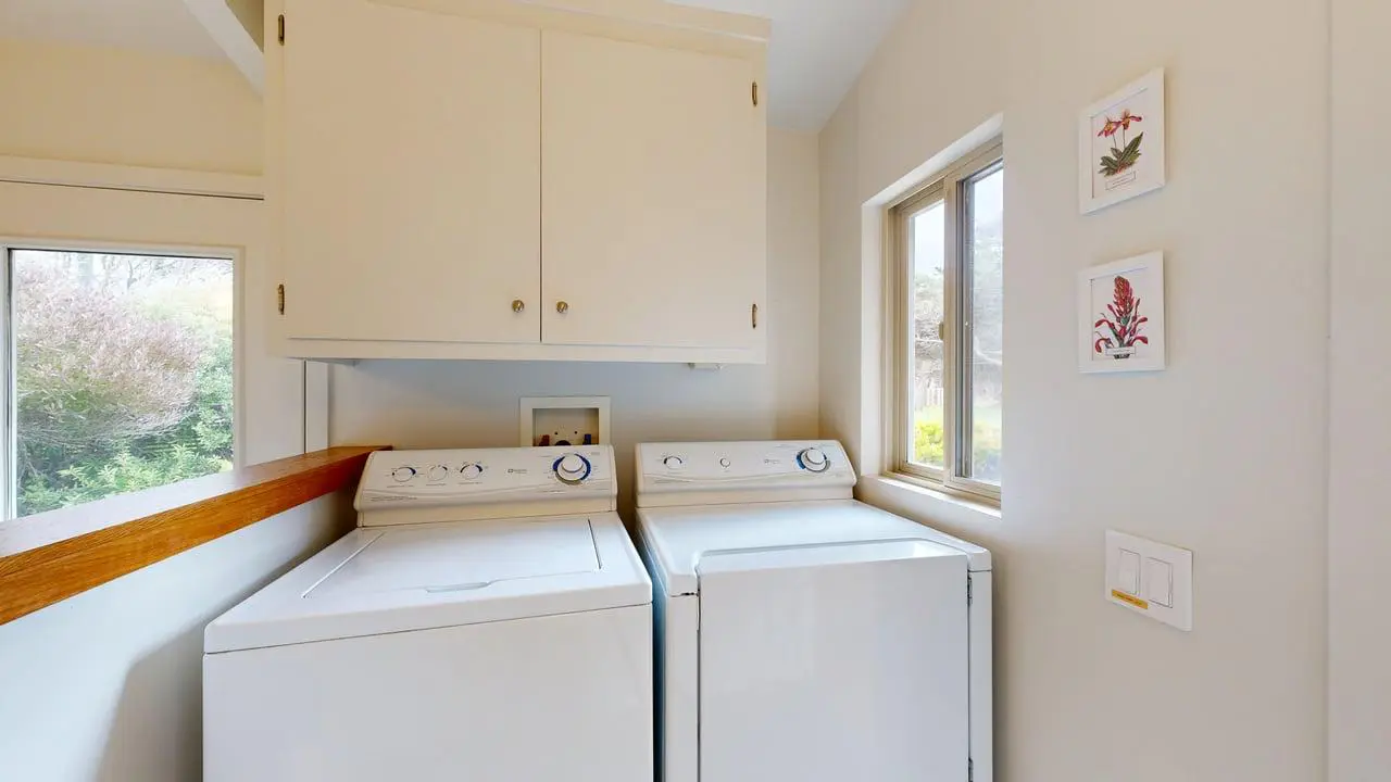 Coastal Bliss - Private Hot Tub, Ocean Views, Pets