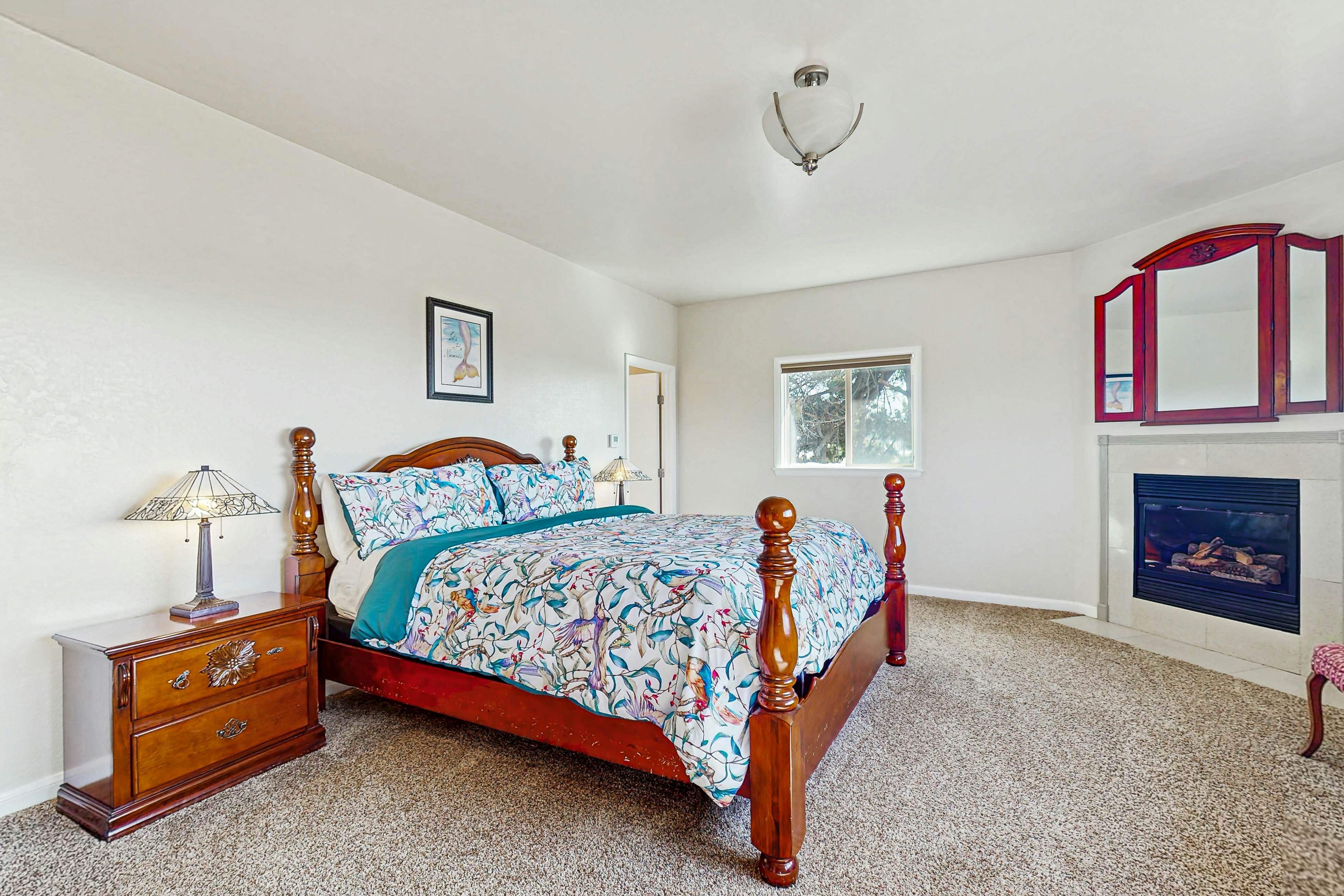 Large Luxury Home - Ocean View, Hot tub, Game Room