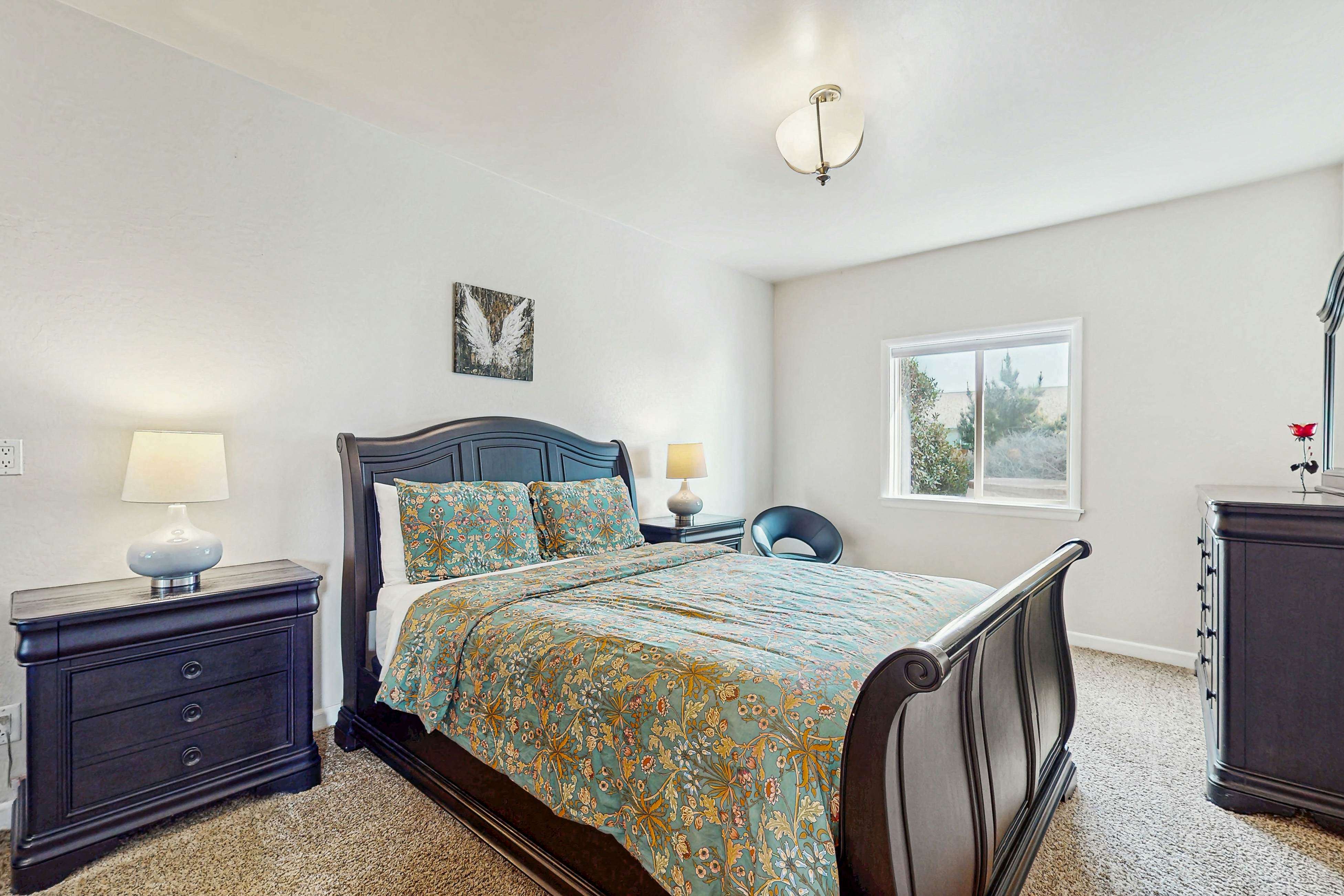 Large Luxury Home - Ocean View, Hot tub, Game Room