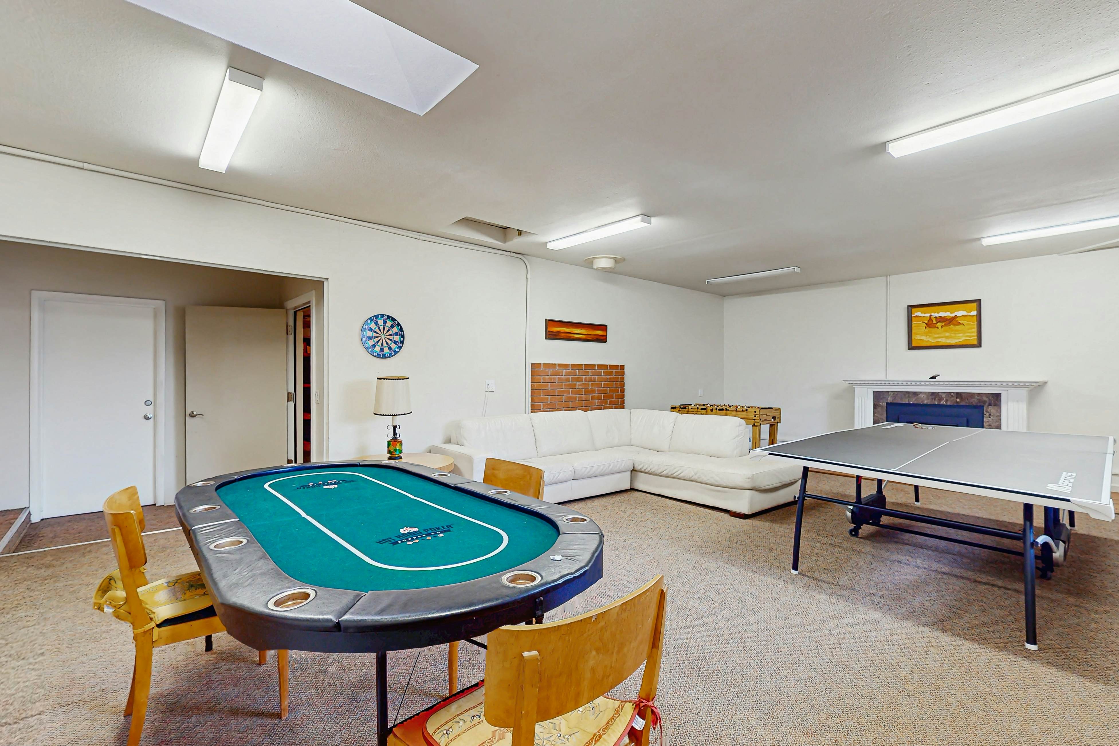 Large Luxury Home - Ocean View, Hot tub, Game Room