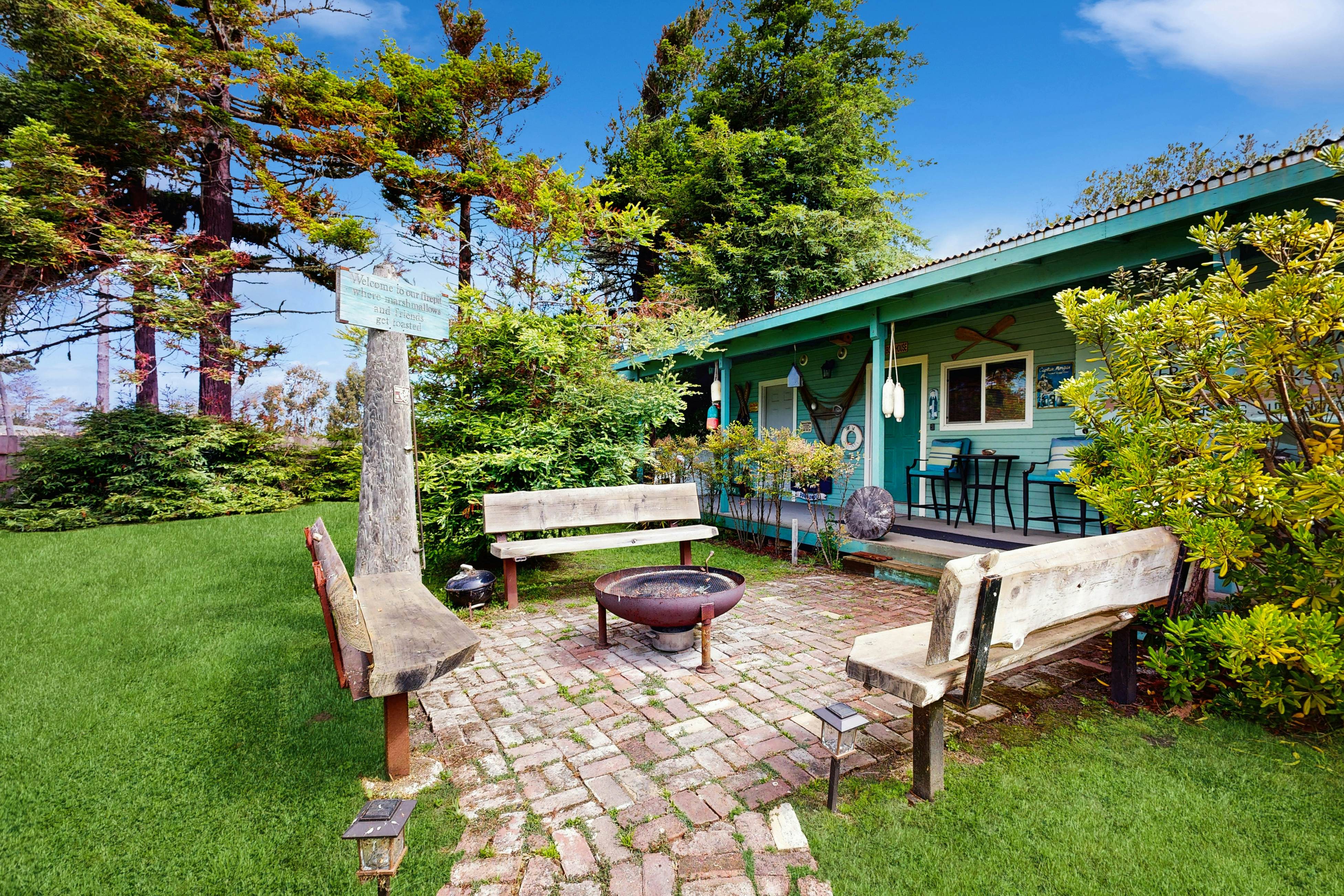 Mermaid Manor - Hot Tub & Steps to the Beach
