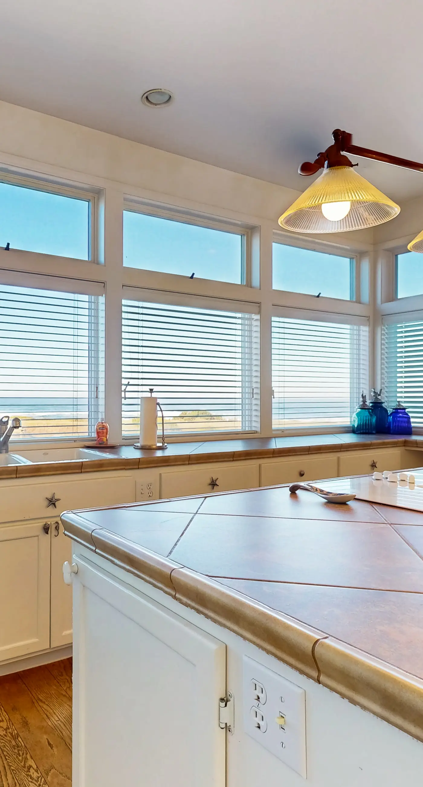Gorgeous Waterfront home with easy Beach Access