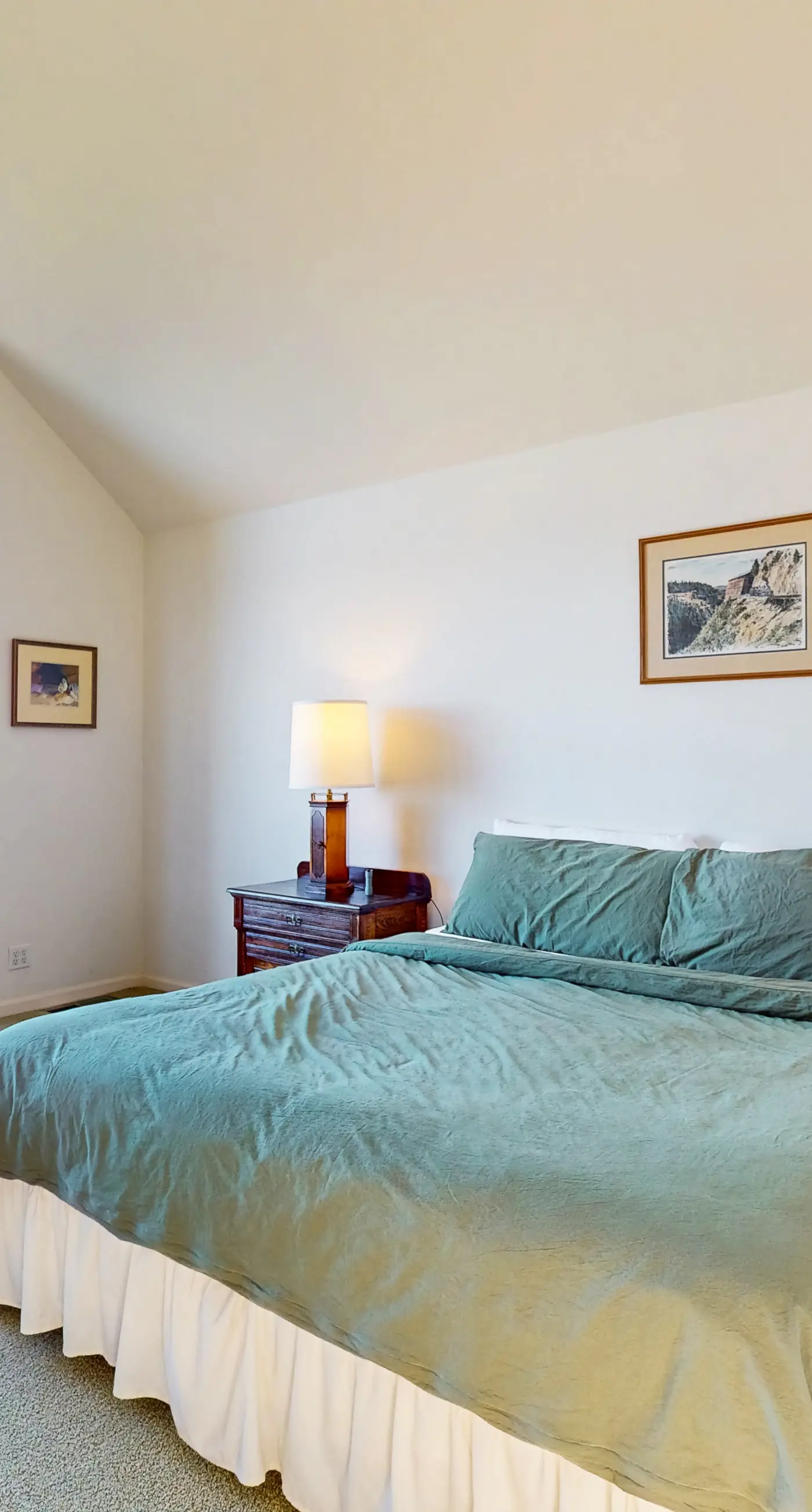 Gorgeous Waterfront home with easy Beach Access