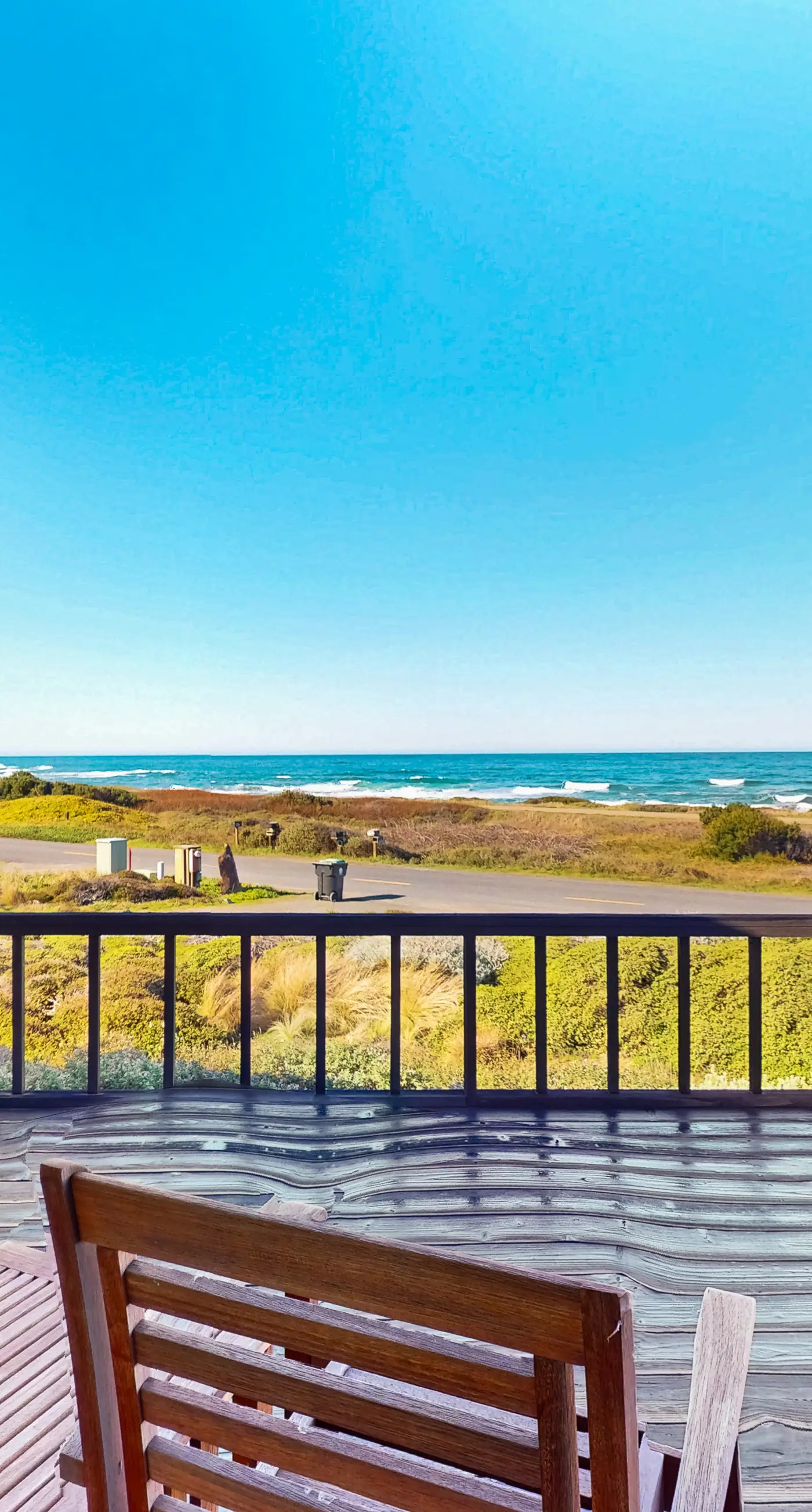 Gorgeous Waterfront home with easy Beach Access