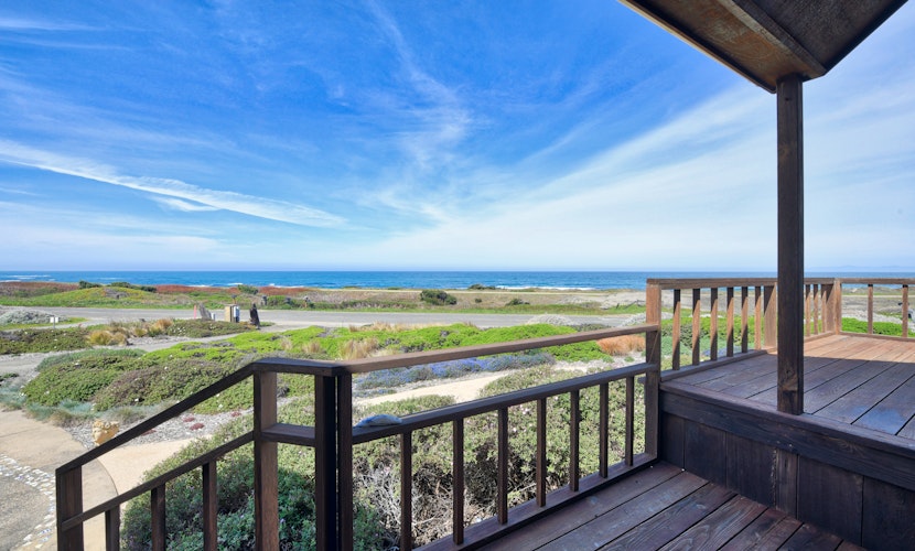 Gorgeous Waterfront home with easy Beach Access