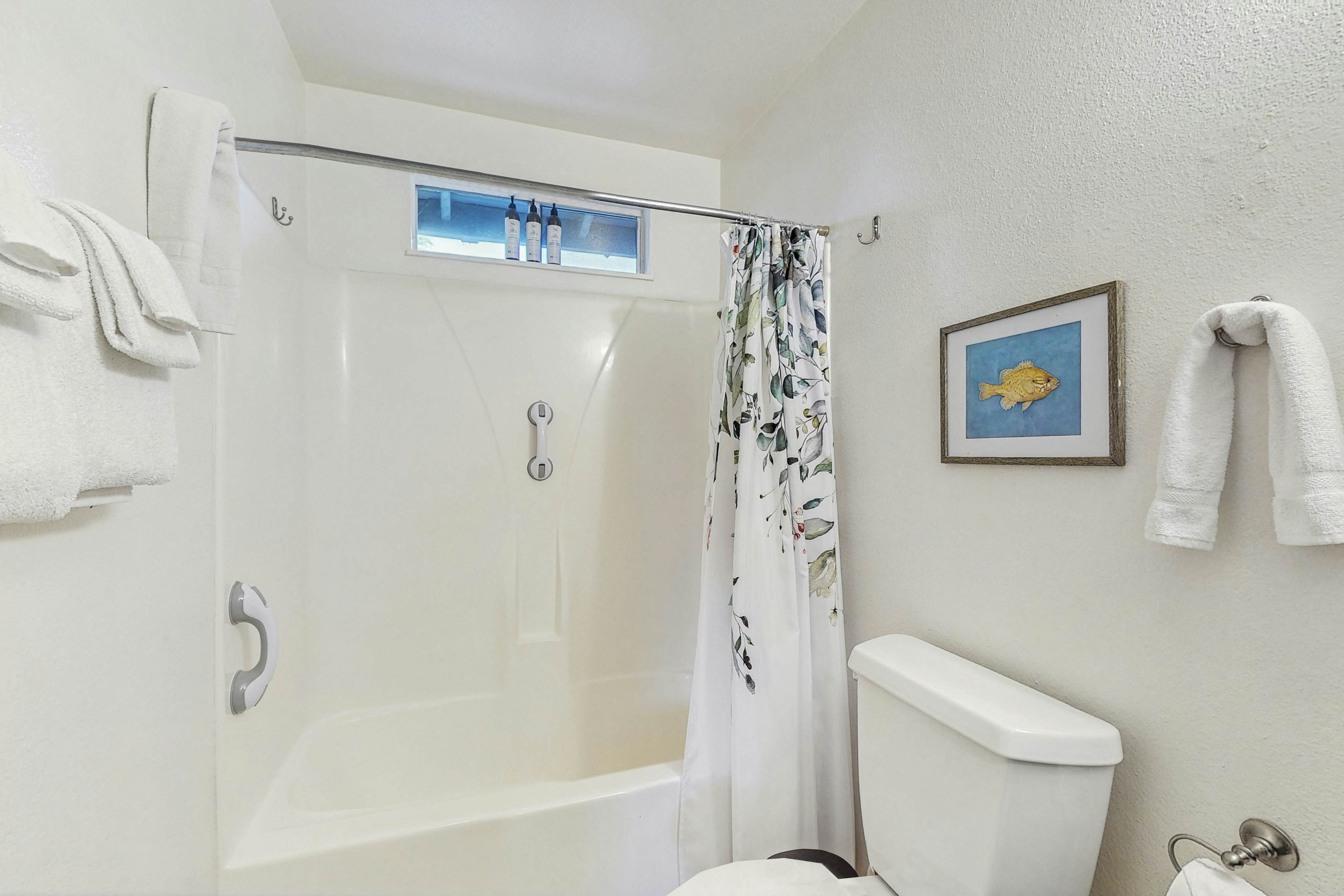 Charming Pet Friendly Cottage with Hot Tub