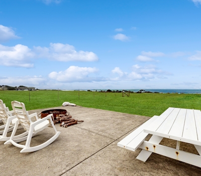 Expansive Oceanfront Escape - Hot Tub, Grill, Yard
