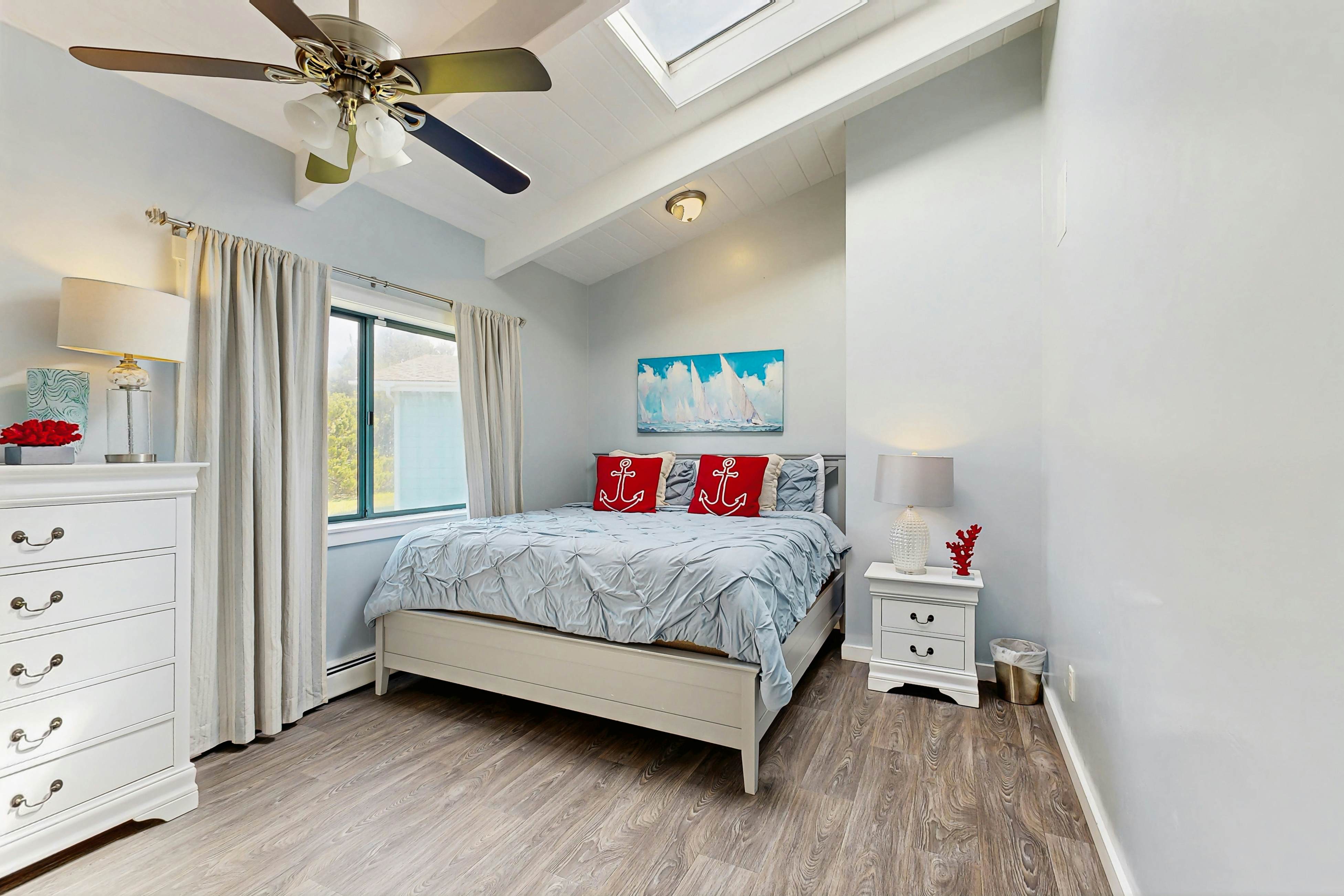 Amazing Oceanfront Home: Hot Tub, Beach Access