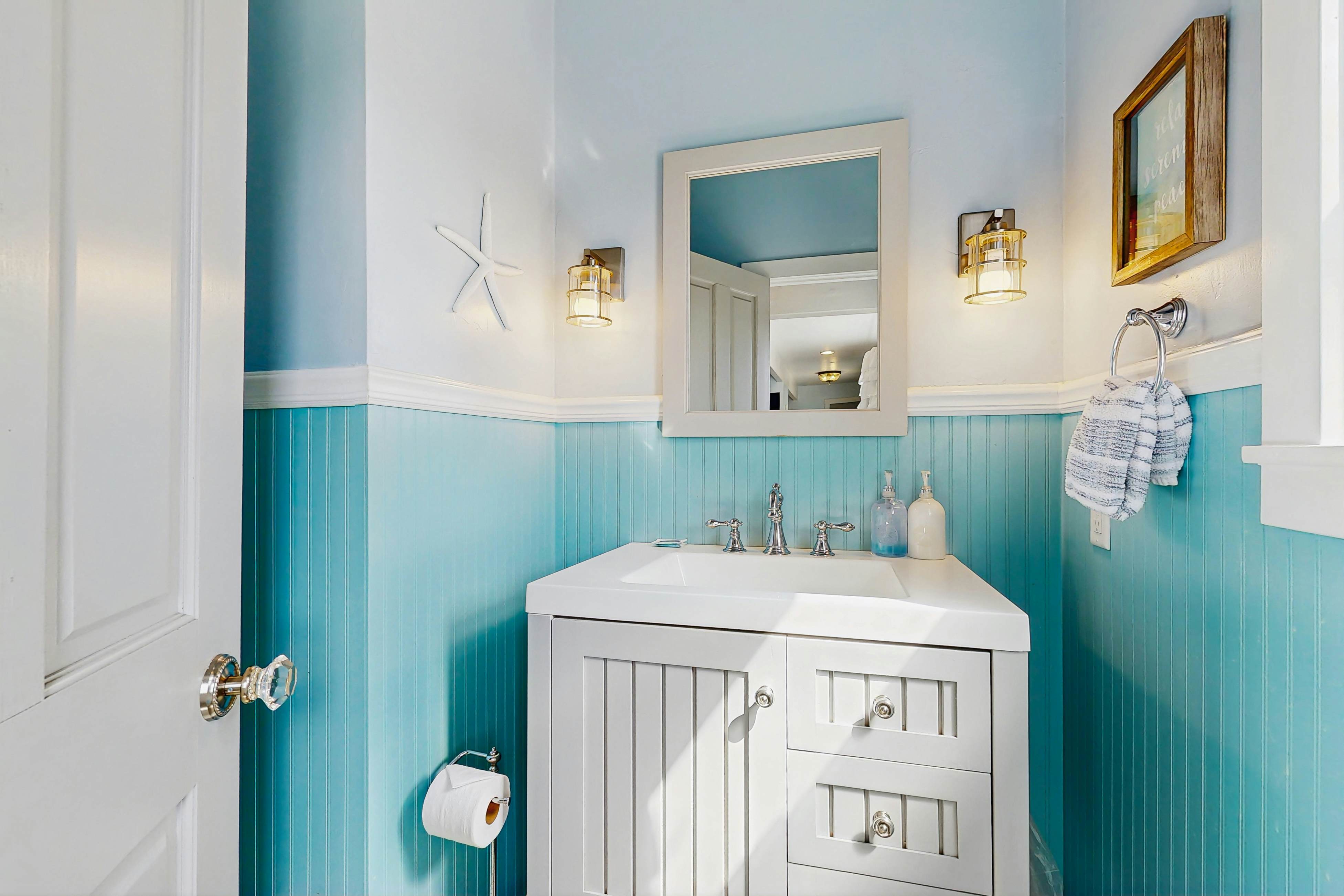 Amazing Oceanfront Home: Hot Tub, Beach Access